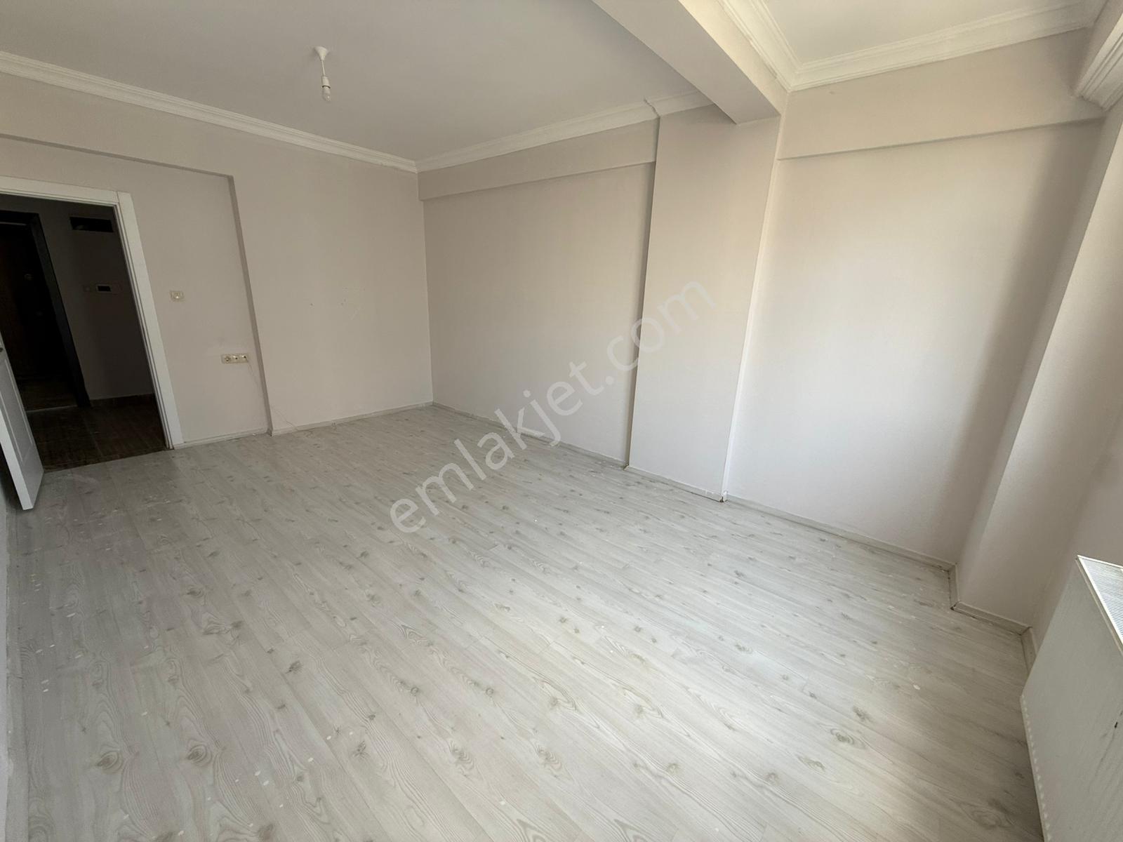Yaşarsoy Gyo'dan Mehmetçikte Ayaz Evler Sitesi 2+1 Acil Daire - Görsel 3