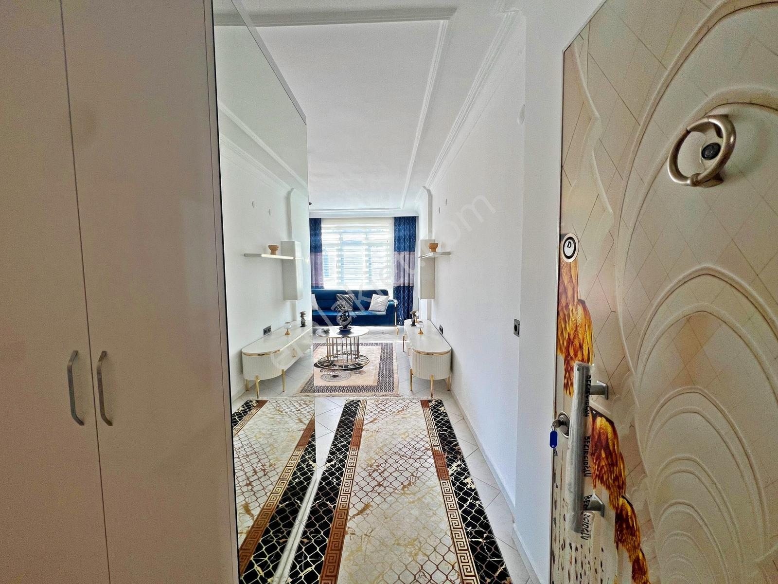Alanya Cumhuriyette Satılık 2+1 Denize Yakın Lüks Eşyalı Daire - Görsel 14