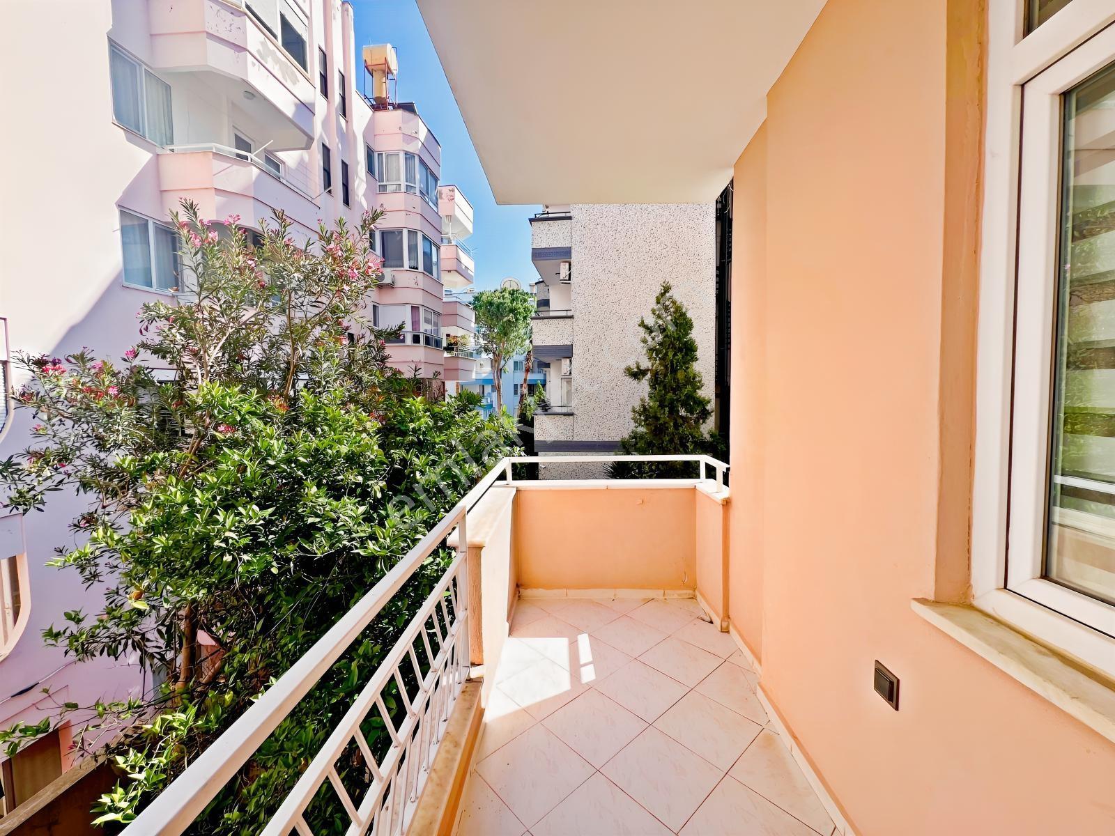Alanya Cumhuriyette Satılık 2+1 Denize Yakın Lüks Eşyalı Daire - Görsel 31