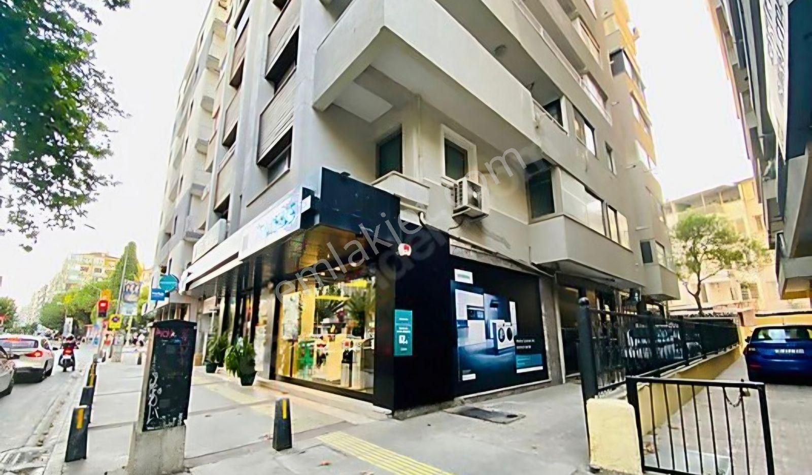 Alsancak Şair Eşref Bulvarı Üstünde Tadilatlı Satılık Daire - Görsel 19