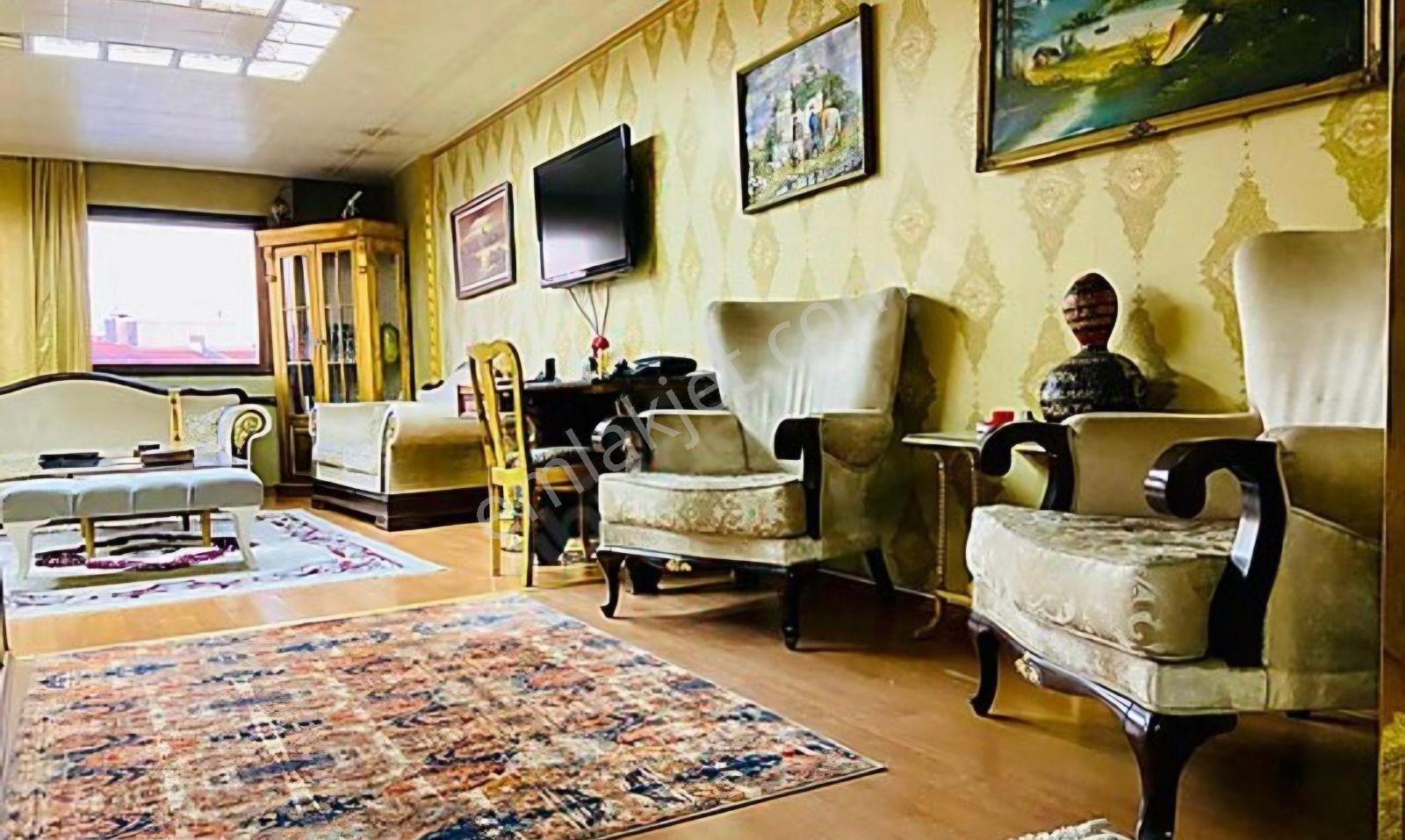 Alsancak Şair Eşref Bulvarı Üstünde Tadilatlı Satılık Daire - Görsel 11