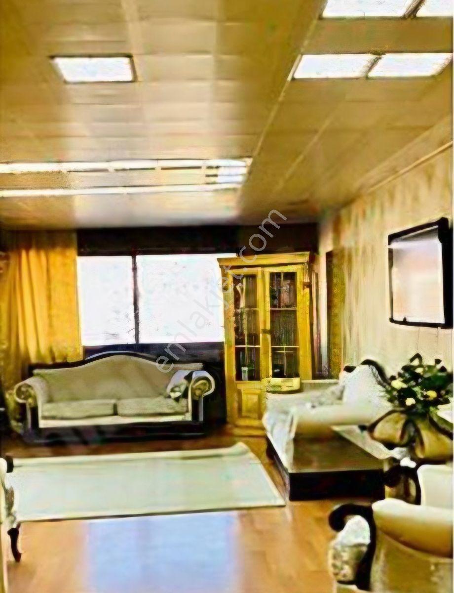 Alsancak Şair Eşref Bulvarı Üstünde Tadilatlı Satılık Daire - Görsel 14