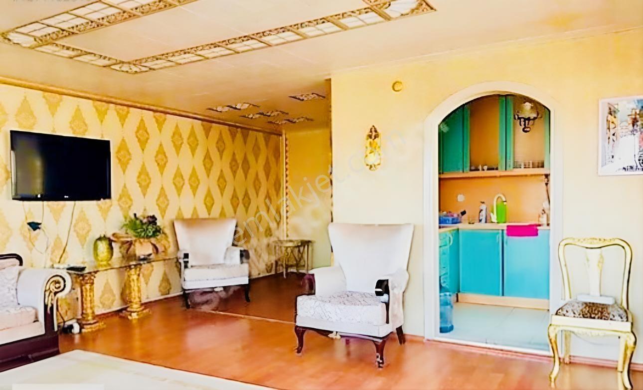 Alsancak Şair Eşref Bulvarı Üstünde Tadilatlı Satılık Daire - Görsel 7