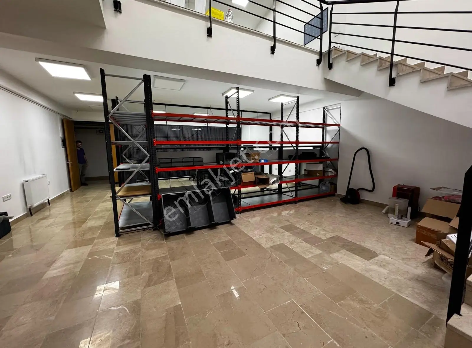 Fırsat Konumda Kiracılı 240 M² Teraslı Yüksek Getirili Ofis - Görsel 2