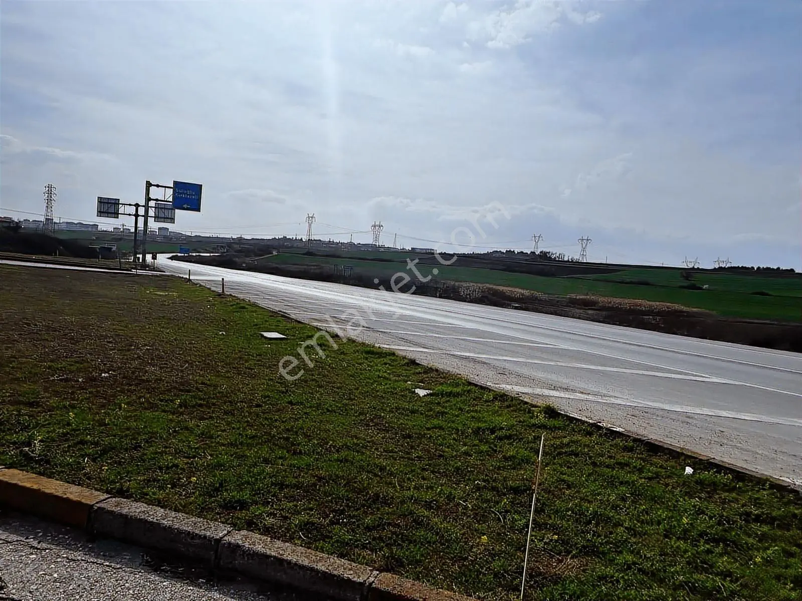 Edirne Hamzabeyli Gümrük Kapısı Güzergağı Kiralık Ana Cadde'de