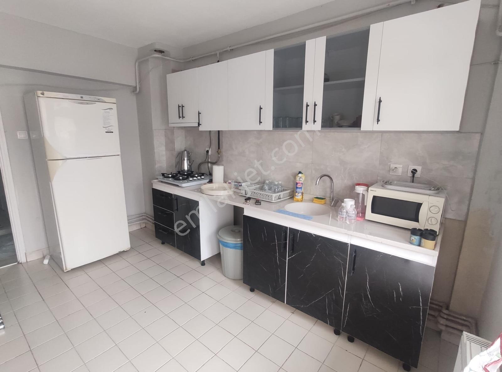 Serdivan Mavi Durakta Depozitosuz Bayanlara Özel Kiralık Apart - Görsel 10