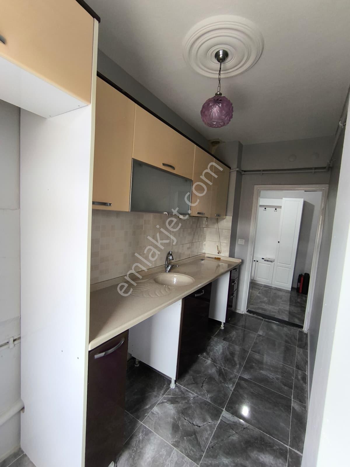 Gultepe Üniversite Evlerinde 2+1 Yenilenmiş Kiralık Daire - Görsel 3