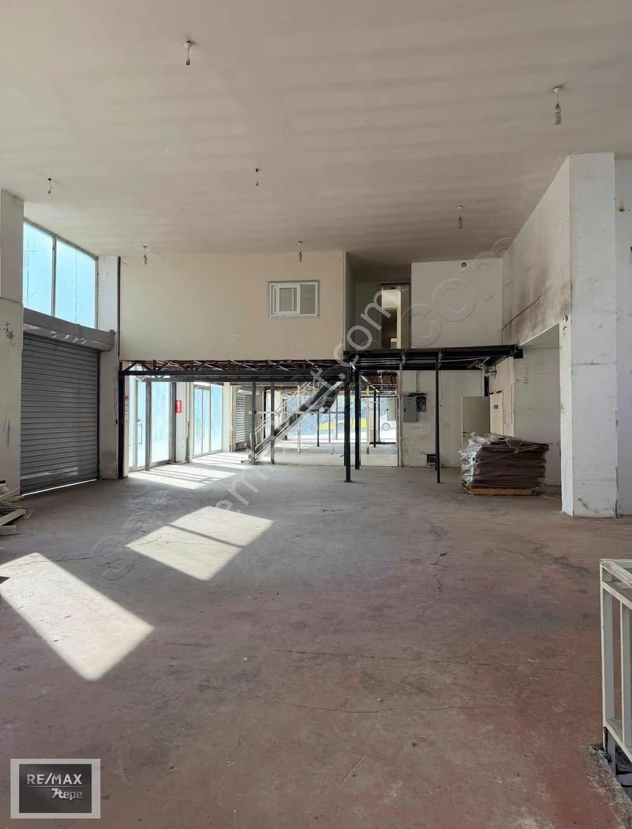 Pendik Adnan Menderes Bulvarı Üstünde Köşe 1.500 M2 Kiralık - Görsel 11