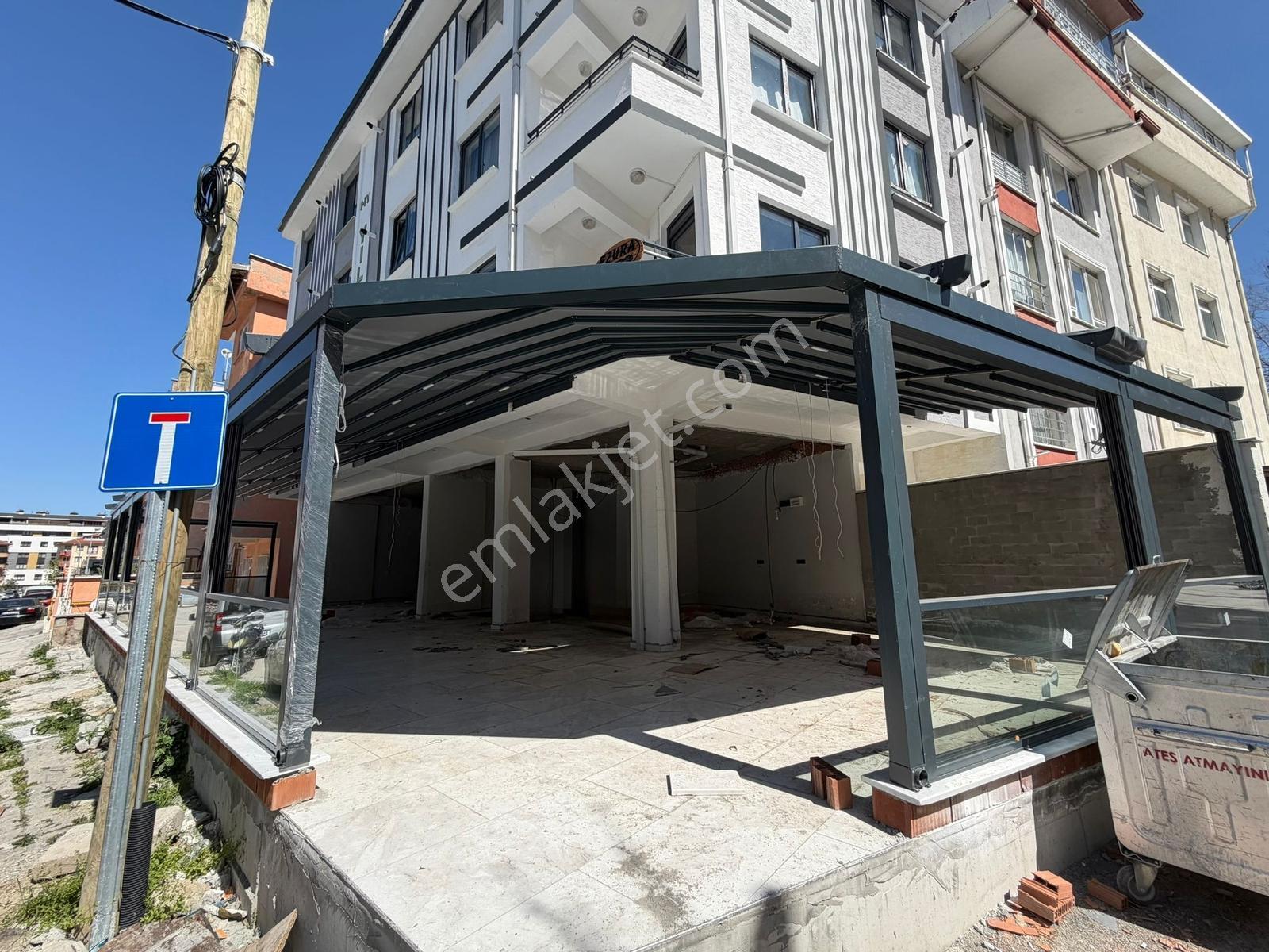Kolçan Emlaktan Kafeler Caddesinde Kiralık Dükkan