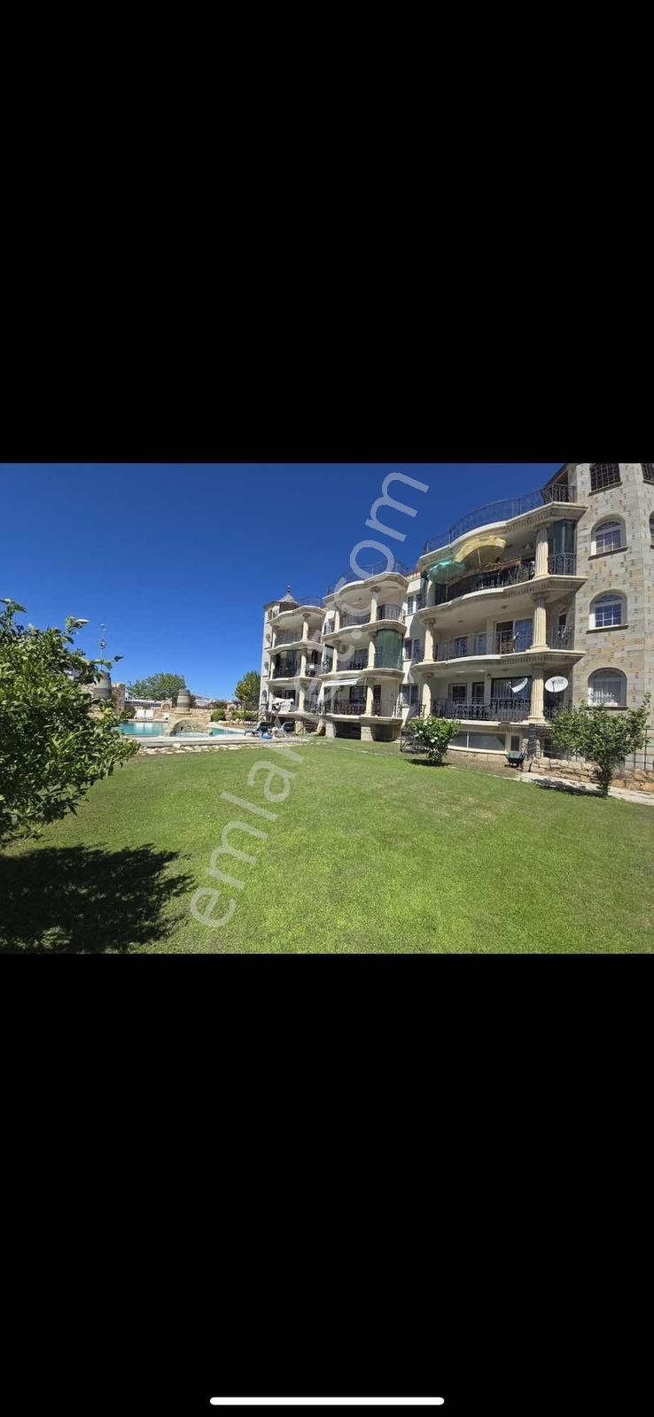 Didim Efeler Mahalesinde 3+1 Giriş Kat Bahçeli