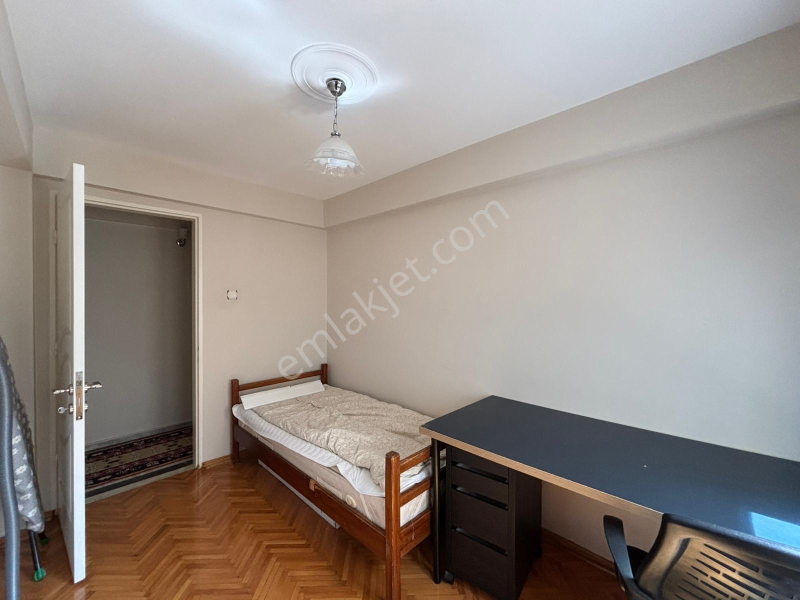 Alsancak Şair Eşref'te 3.kat 3+1 130m2 Masrafsız Eşyalı Kiralı Daire - Görsel 16