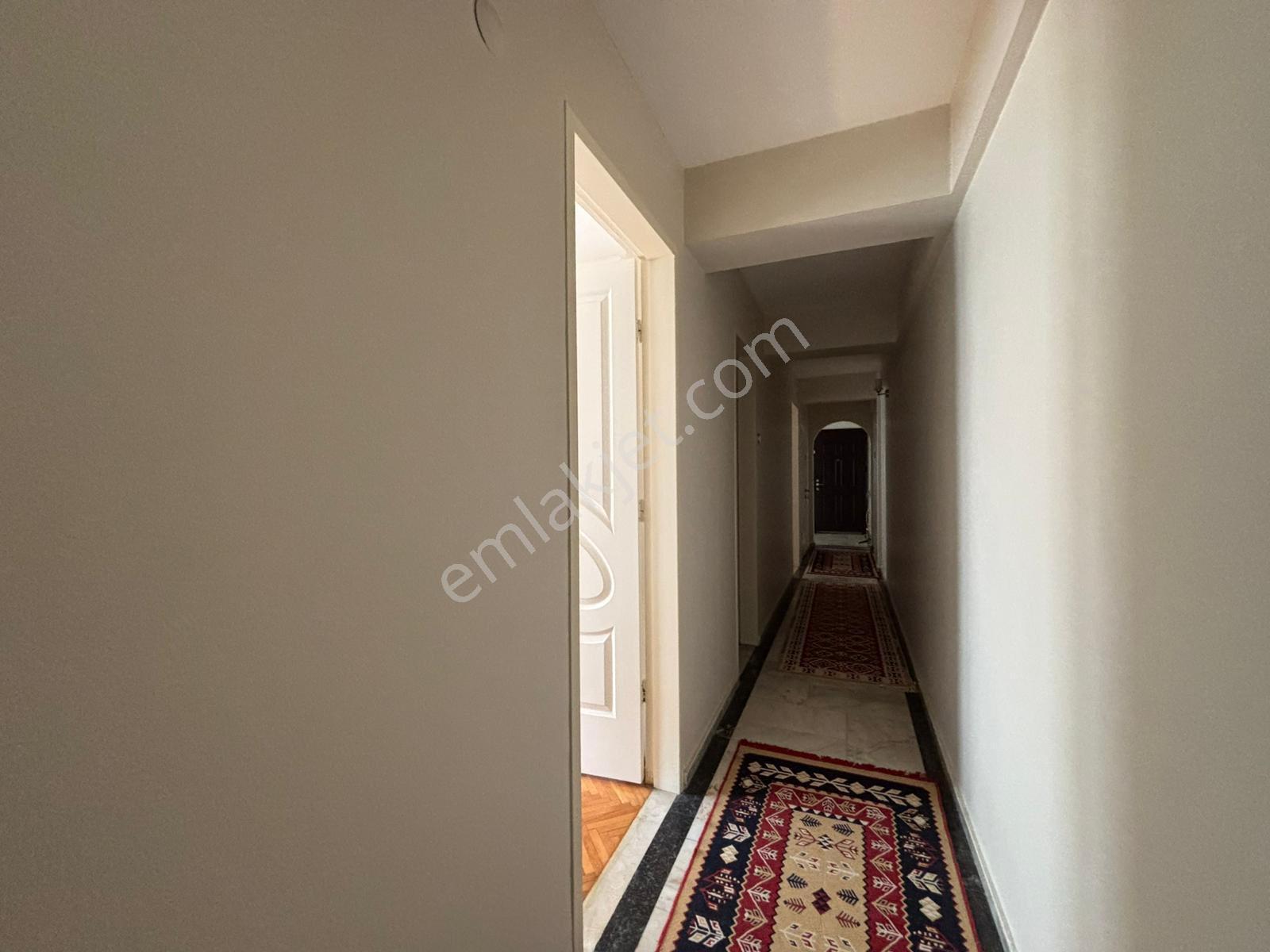 Alsancak Şair Eşref'te 3.kat 3+1 130m2 Masrafsız Eşyalı Kiralı Daire - Görsel 21