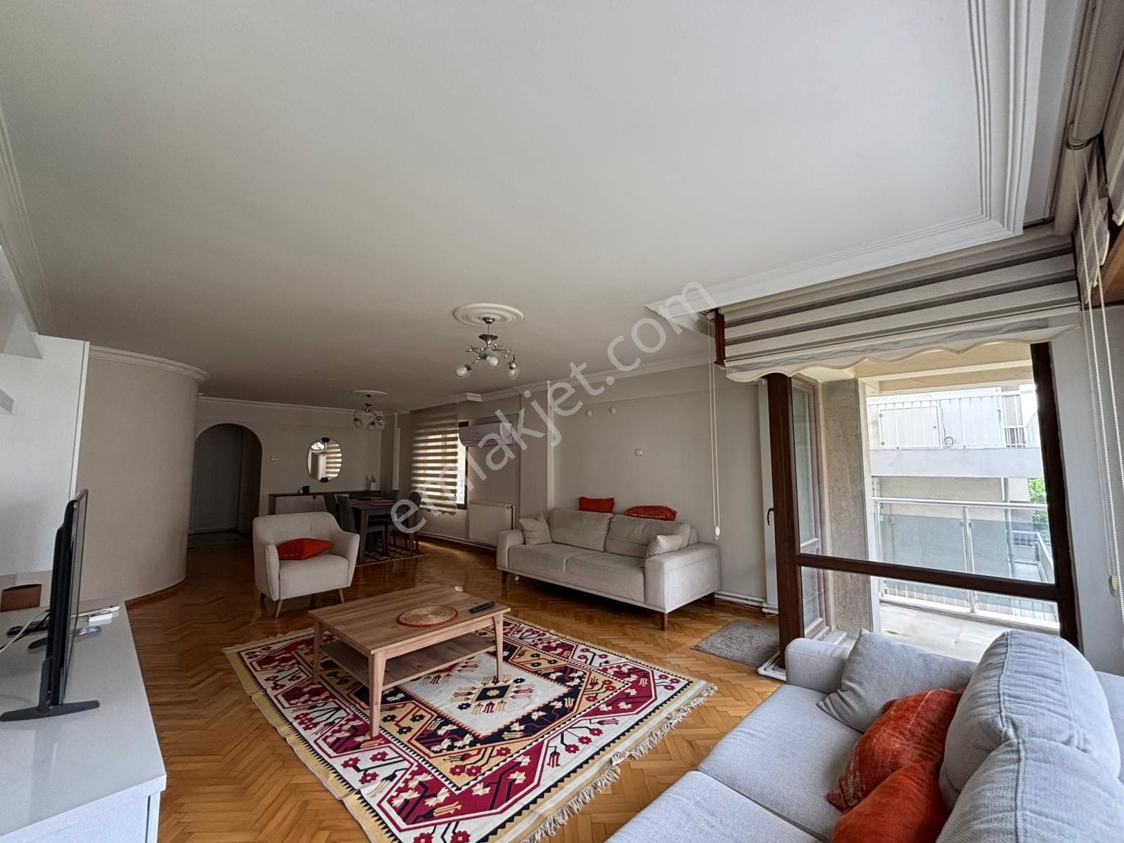 Alsancak Şair Eşref'te 3.kat 3+1 130m2 Masrafsız Eşyalı Kiralı Daire - Görsel 3