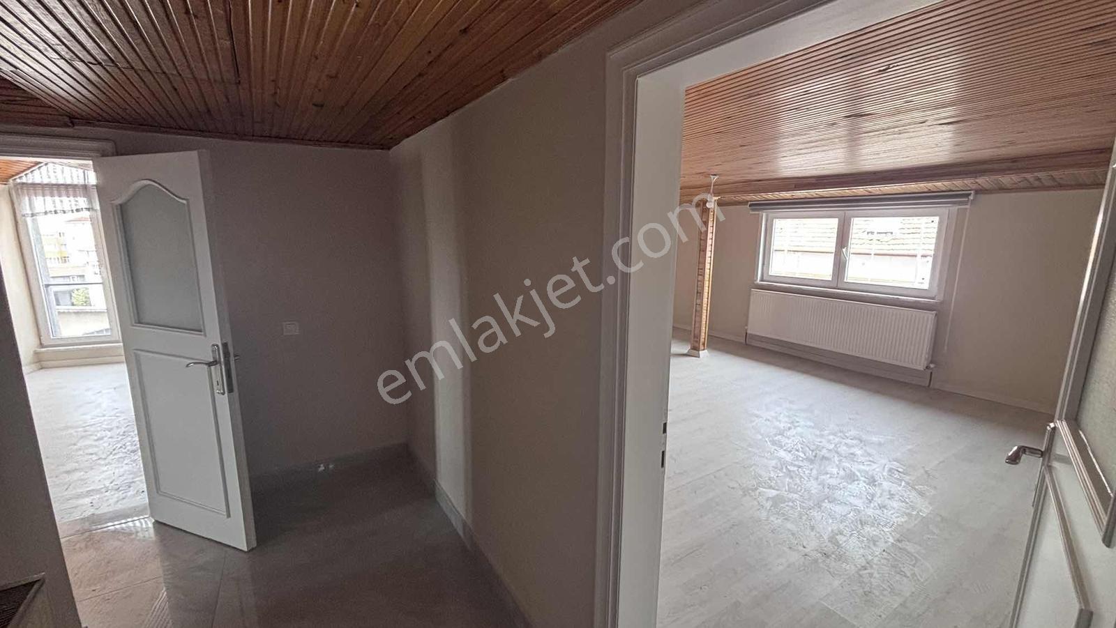 Sarıyer Cumhuriyet Mahallesin'de Sıfır Bina'da Çatı Kat'ı Daire - Görsel 25