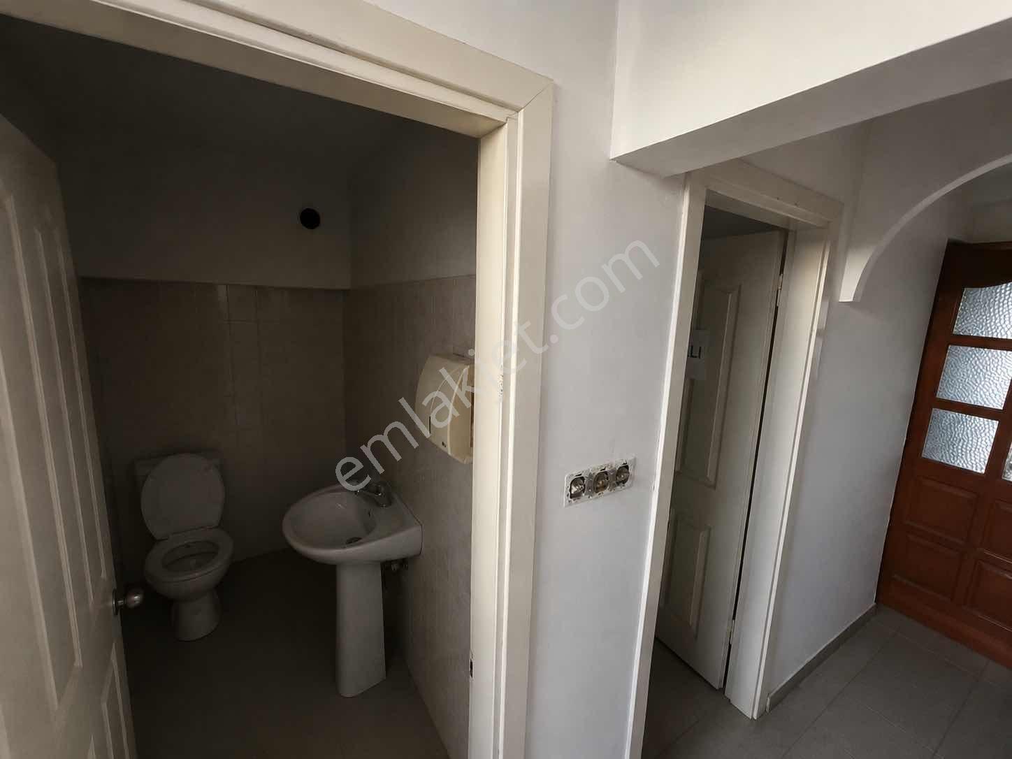 Bakırköy Merkezde Kiralık 3 Katlı İş Yeri - Görsel 12