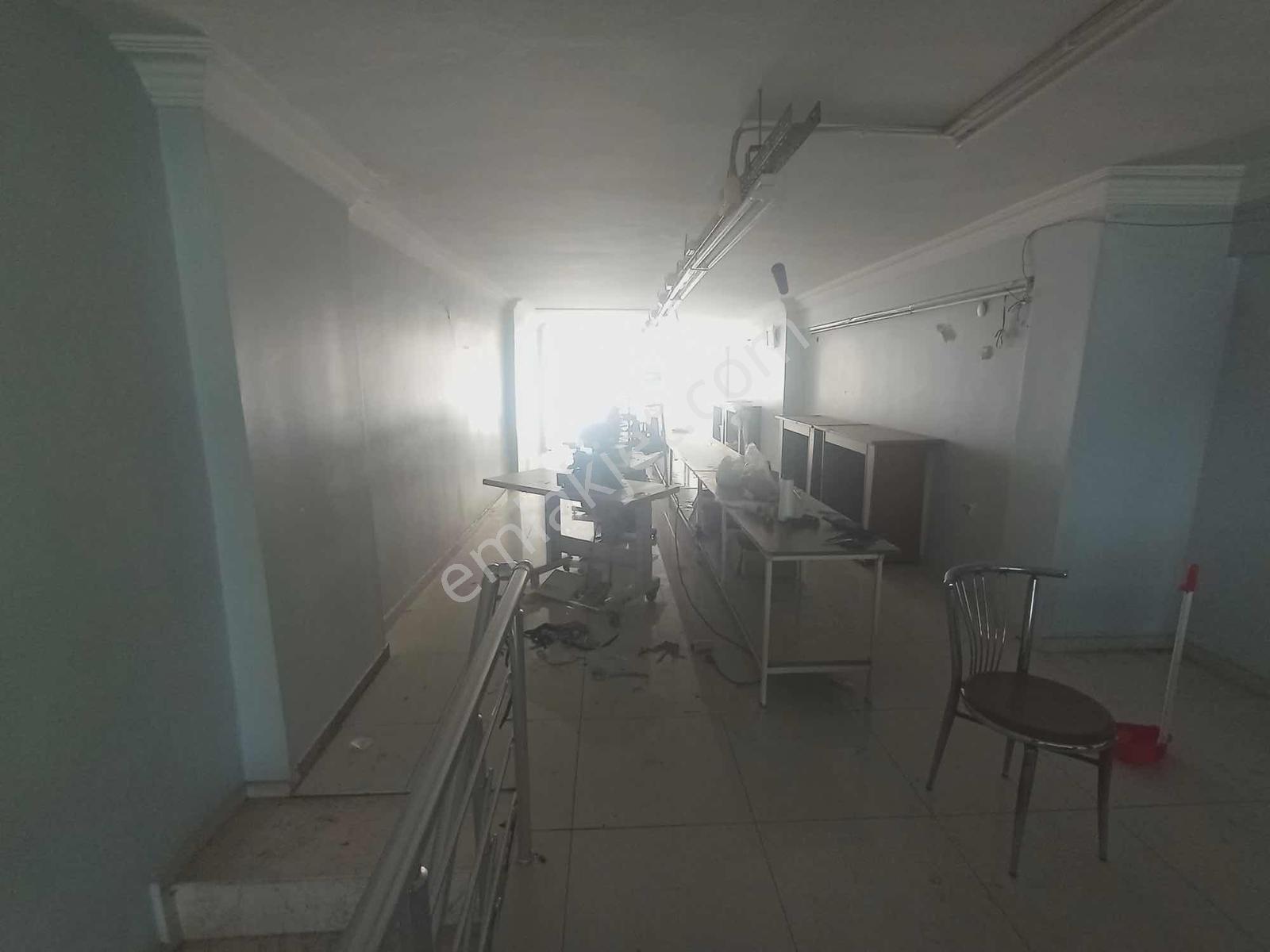 01 Yapı Emlaktan Yeşilyurtta 3 Katlı Geniş Dükkan - Görsel 18