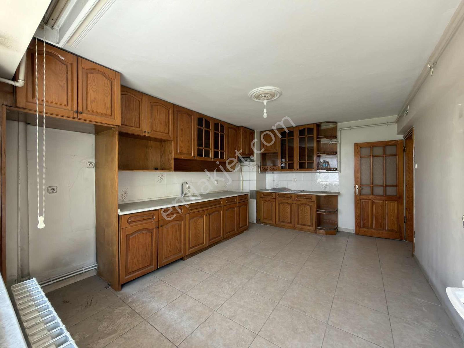 Şehrin En Merkezi Noktasında 185m2 4+1 / Remax Gökhan - Görsel 5