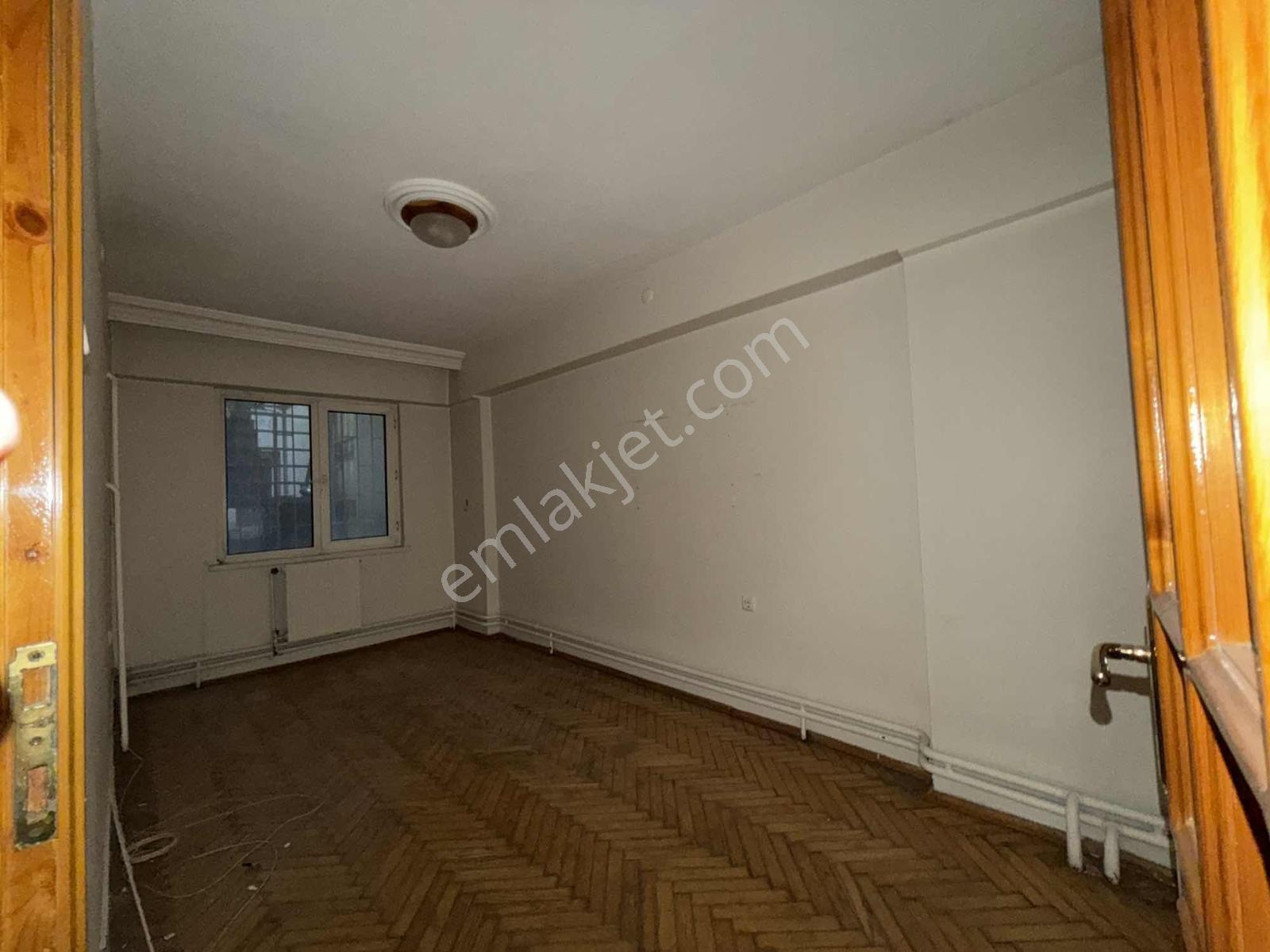 Şehrin En Merkezi Noktasında 185m2 4+1 / Remax Gökhan - Görsel 19