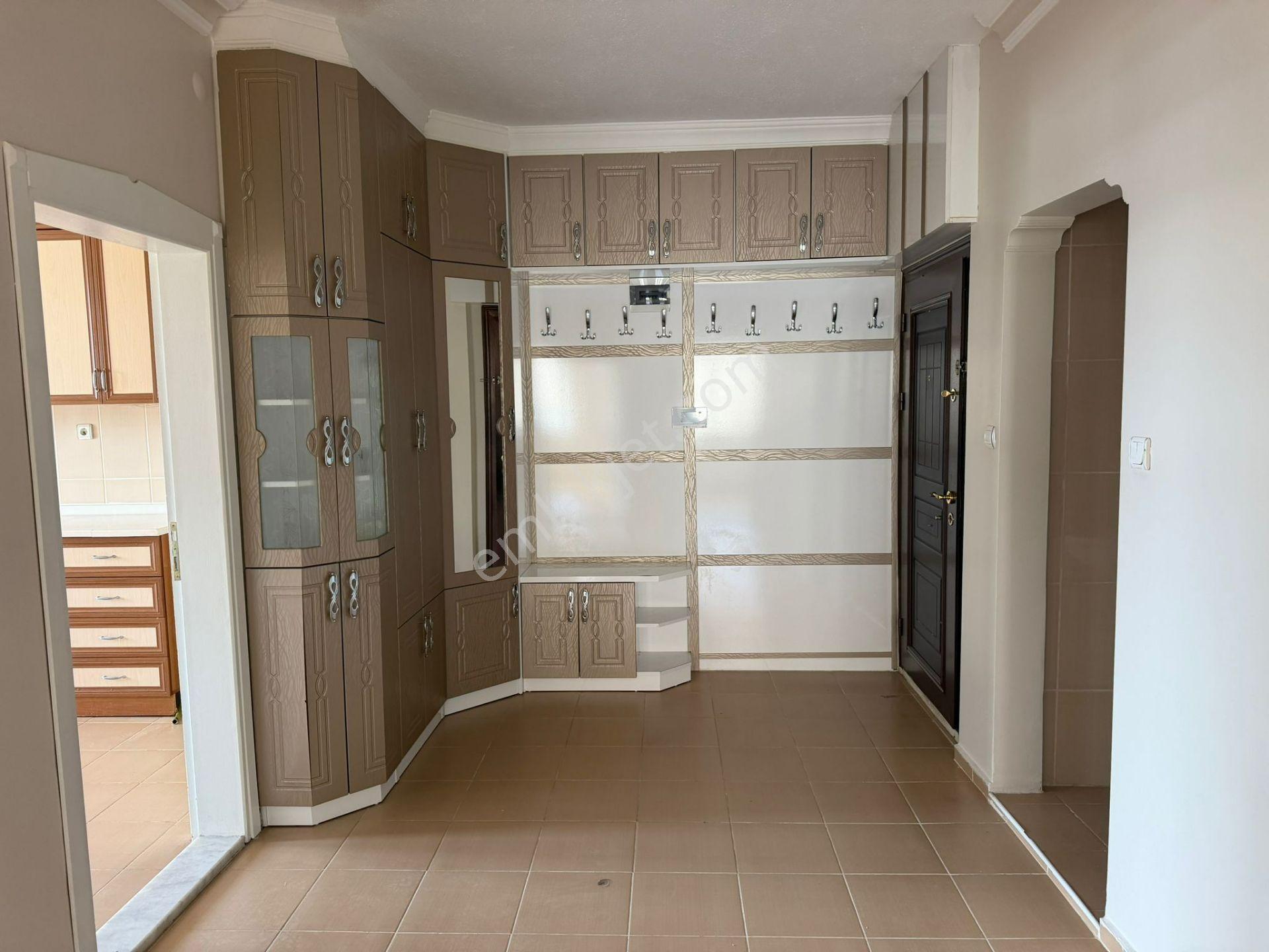 Beyhekim Mahallesi Şafak Cad. Ara Kat 3+1 Geniş Satılık Daire - Görsel 12