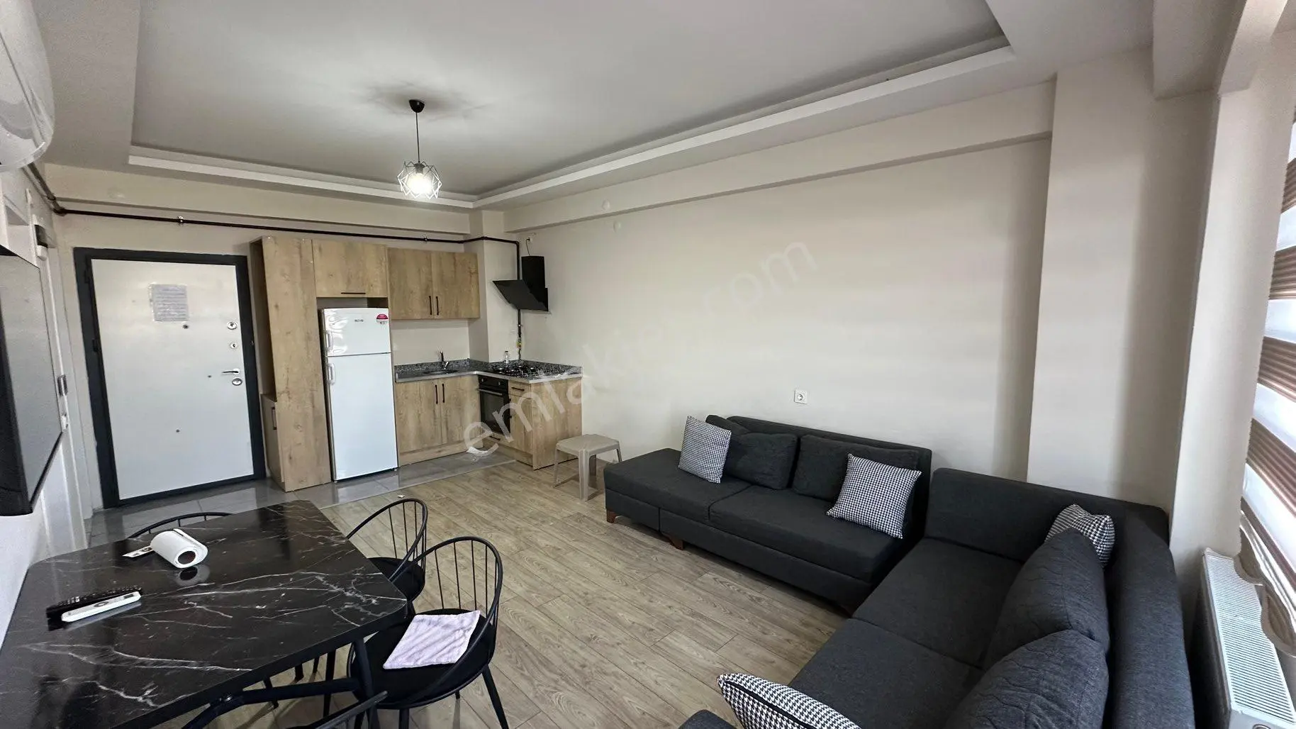 Deniz Gayrimenkul’den İmam Bakır Mah Site İçerisinde Güvenlikli Ful Eşyalı Lüx 1+1 Daire - Görsel 3