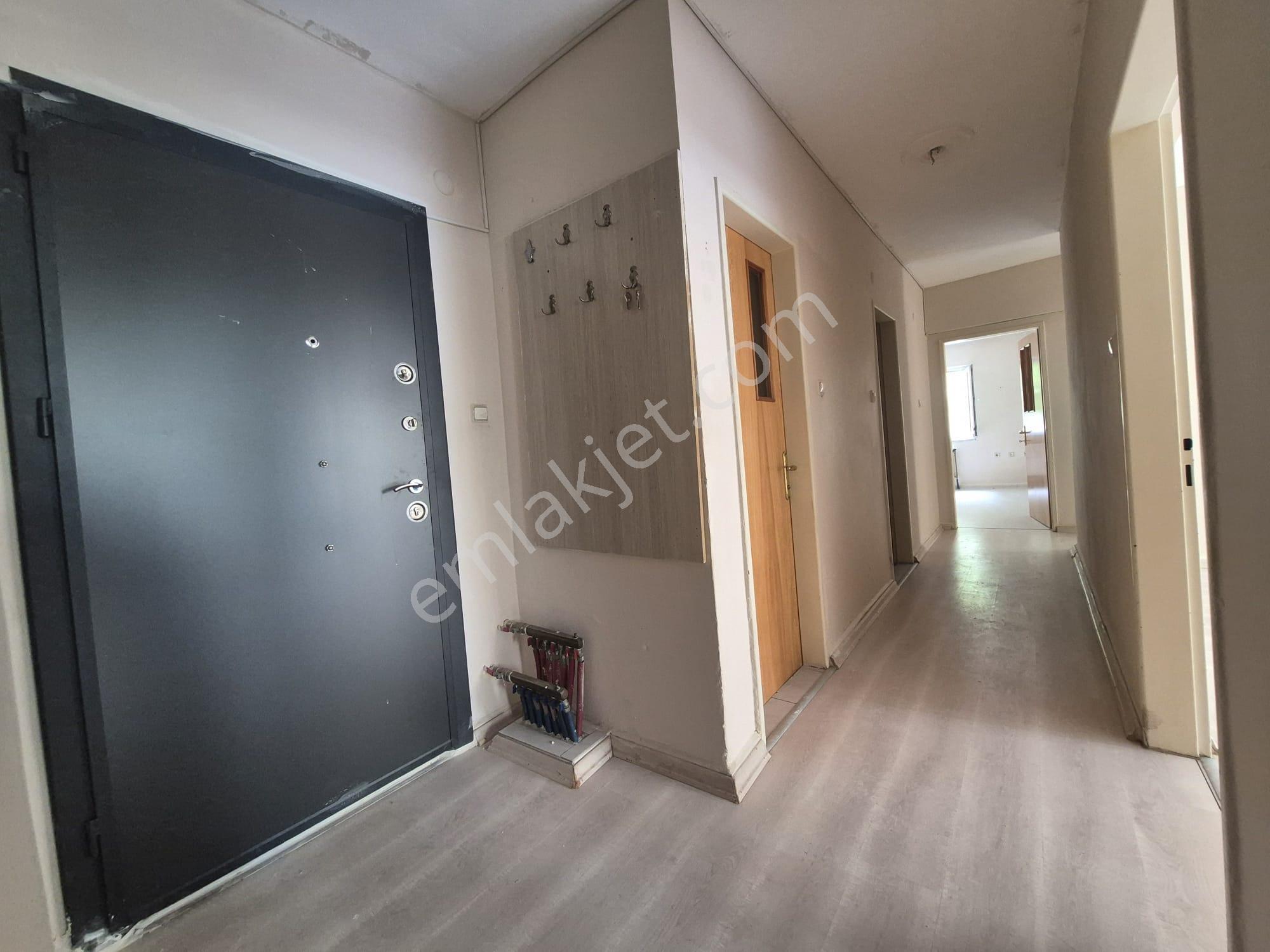 Çanakkale Merkez Esenler Cadde Üzeri 3+1 Kiralık Daire - Görsel 3