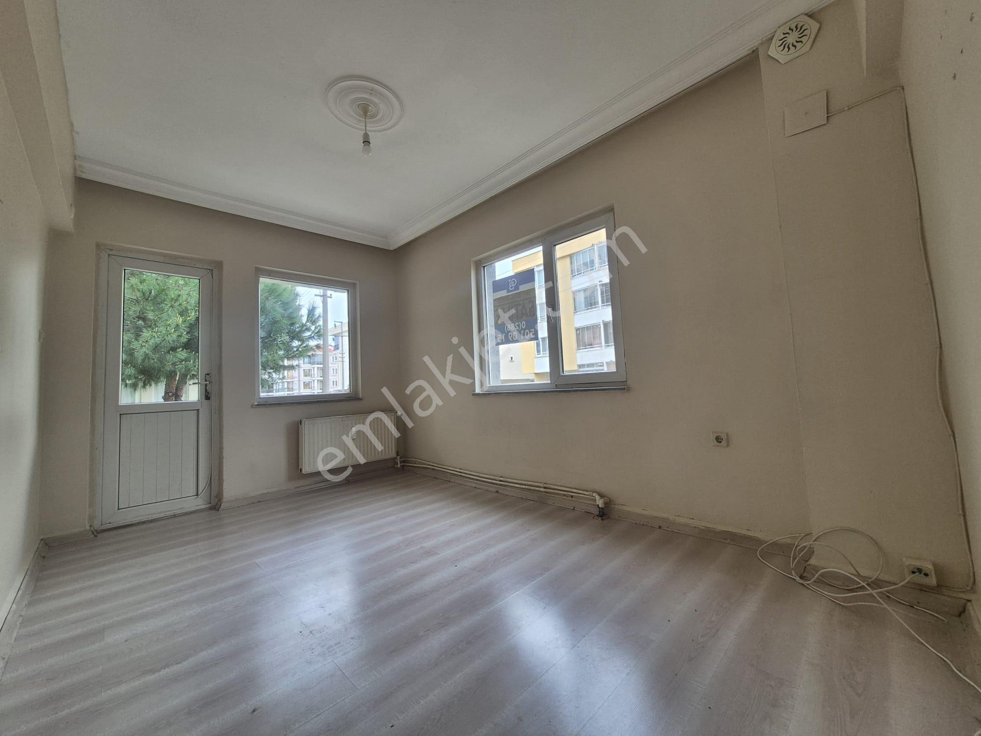 Çanakkale Merkez Esenler Cadde Üzeri 3+1 Kiralık Daire - Görsel 7