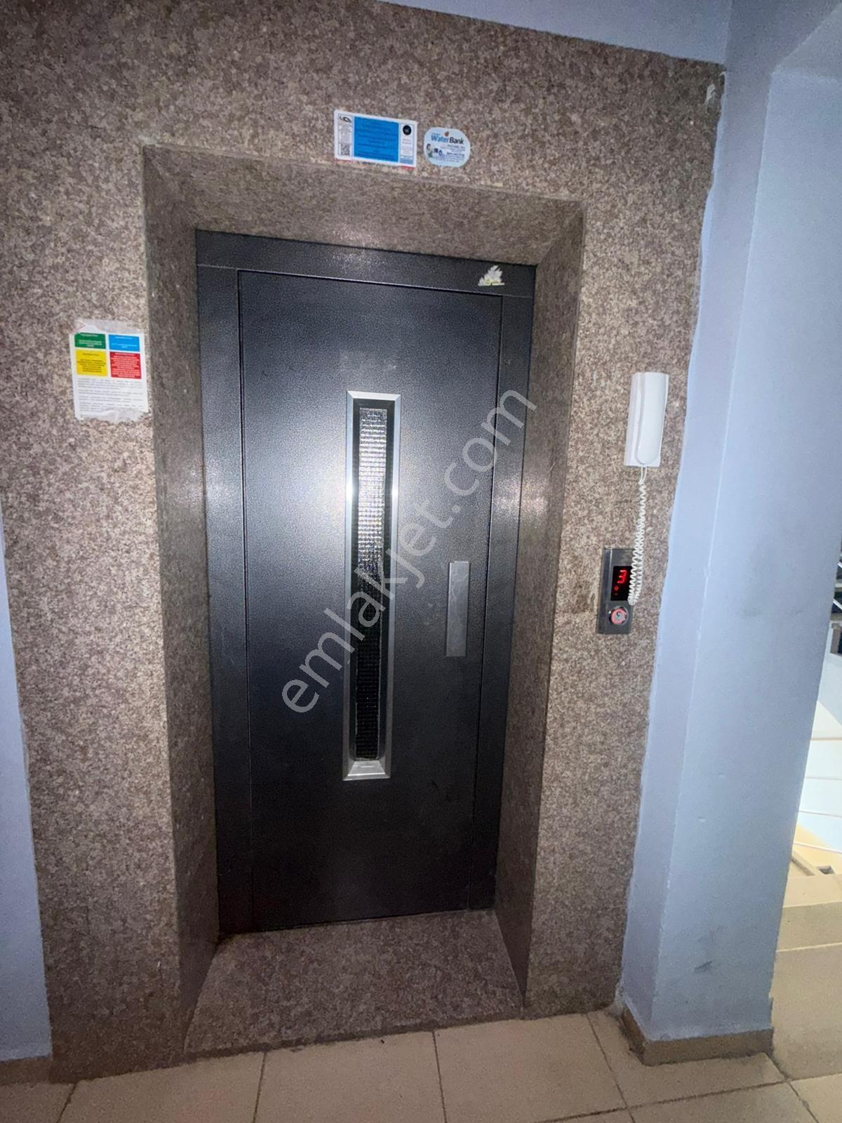 Van Merkezde Satılık Site İçi Daire - Görsel 16
