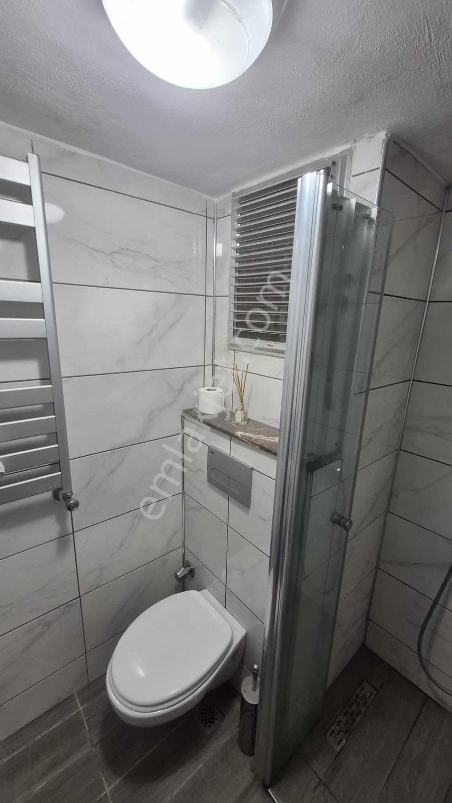 Çarşı İçerisinde Cumhuriyet Mahallesinde Satılık 1+1 Daire - Görsel 2