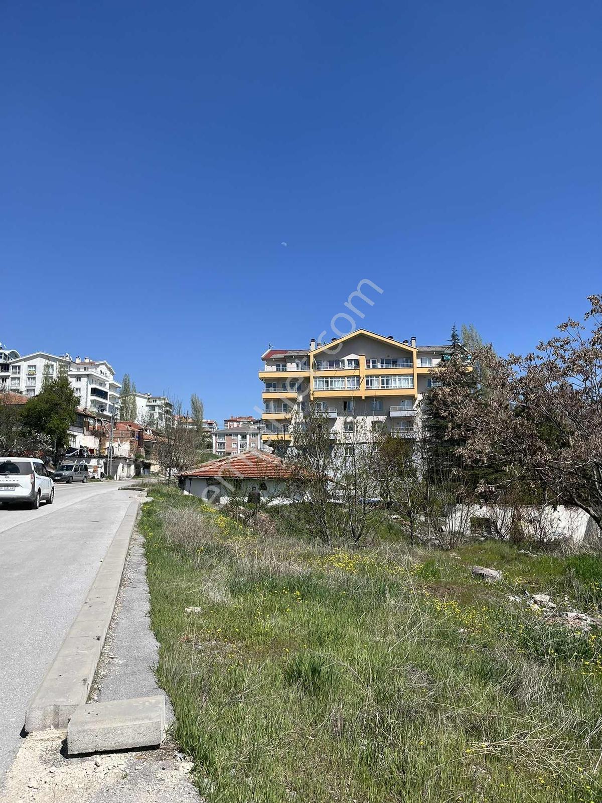 Mülk Emlak Ofisinden Cadde Üzeri Konut İmarlı Daire Getirili.. - Görsel 17