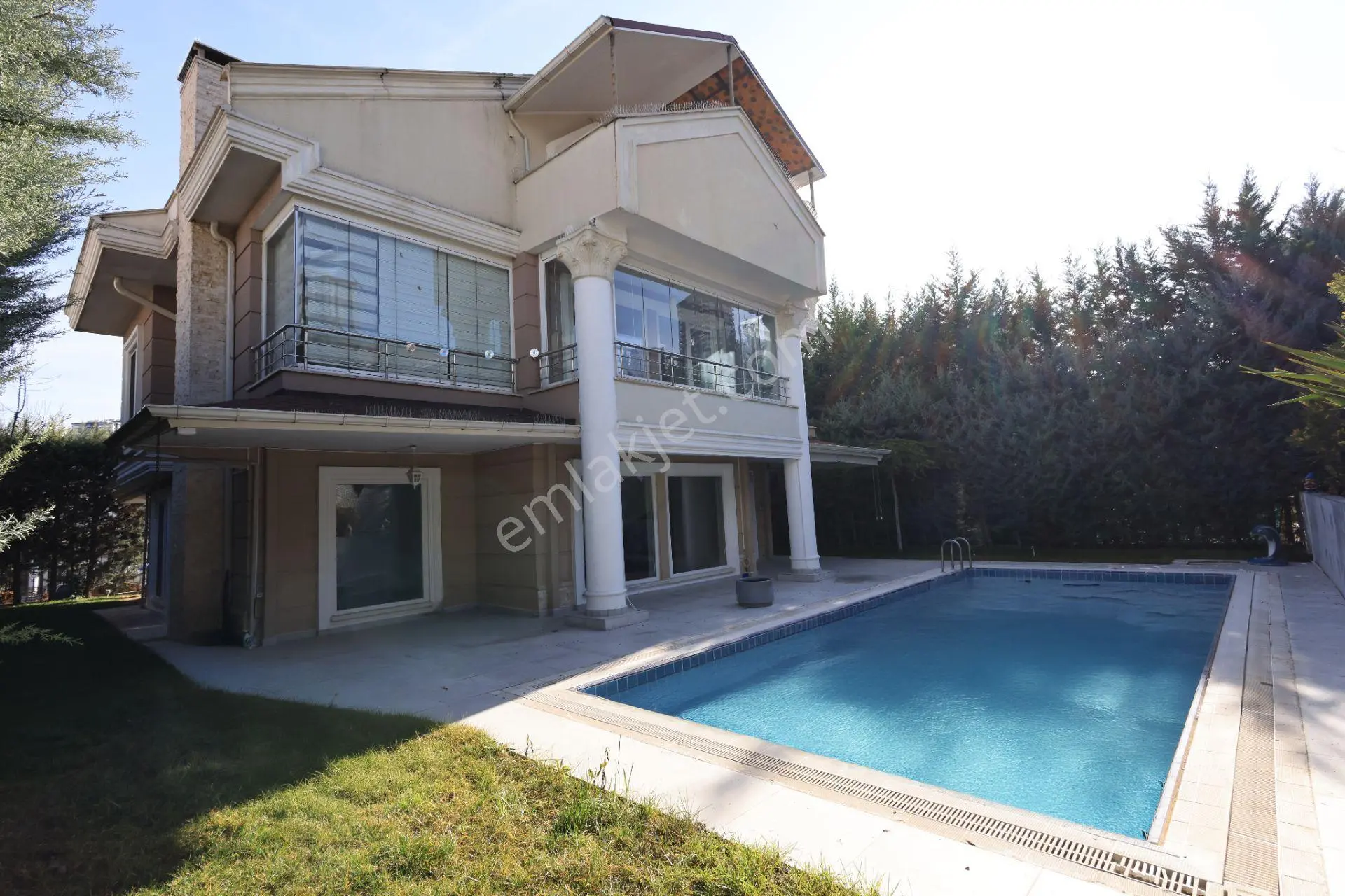 Çayyolu Kartal Konakları Satılık Havuzlu Lüks Villa