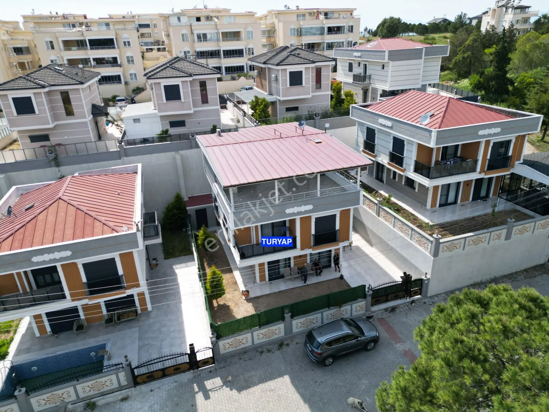 Denize Yürüme Mesafesinde Tam Müstakil Satılık Villa - Görsel 3