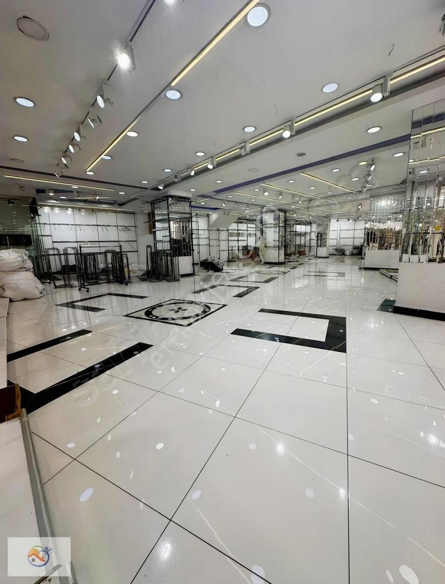 Beştelsiz Çocukçuların İçinde Kiralık 300 M2 Mağaza Dükkan