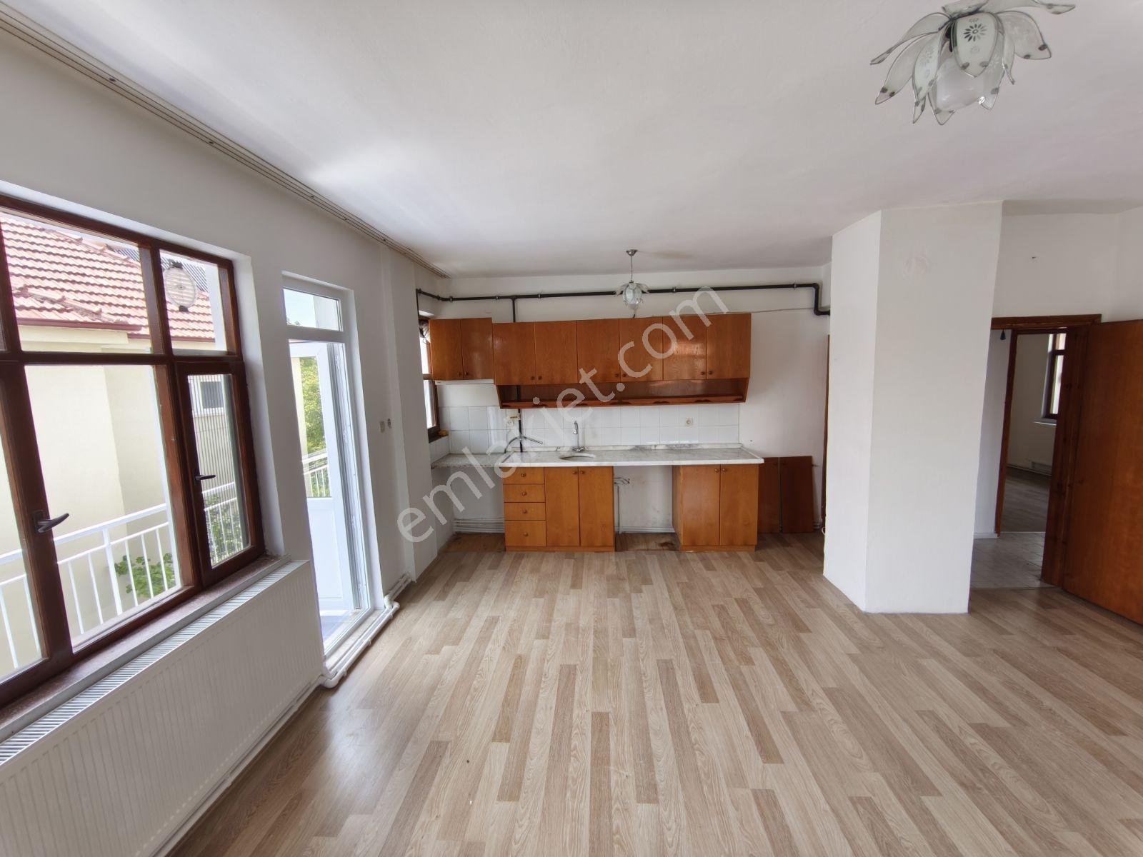 Han Gayrimenkul'den Satılık 2+1 Doğalgazlı Daire