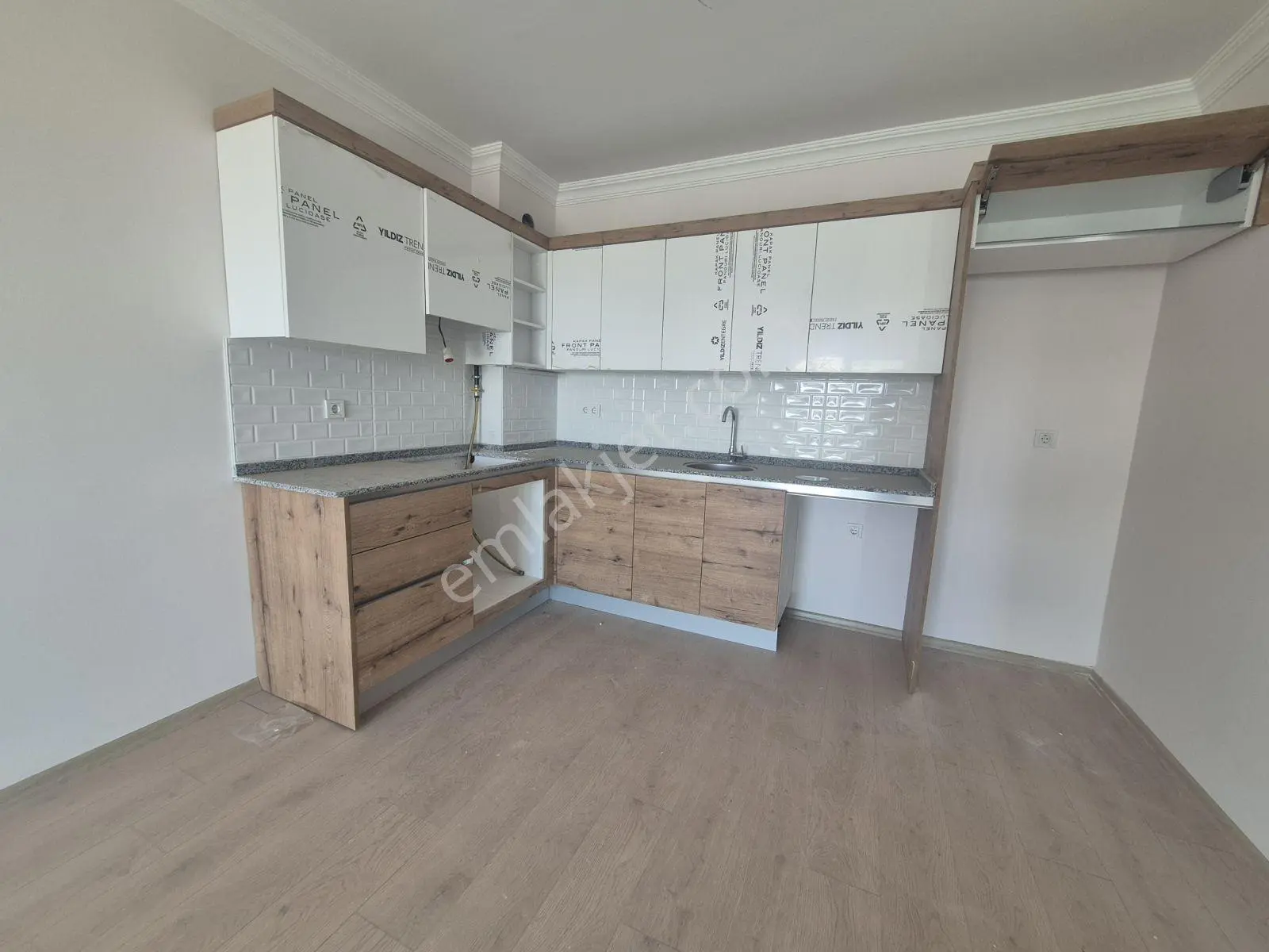 Lenora Gayrimenkül'den Ayrancılar Site İçinde 1+1 Satılık Daire