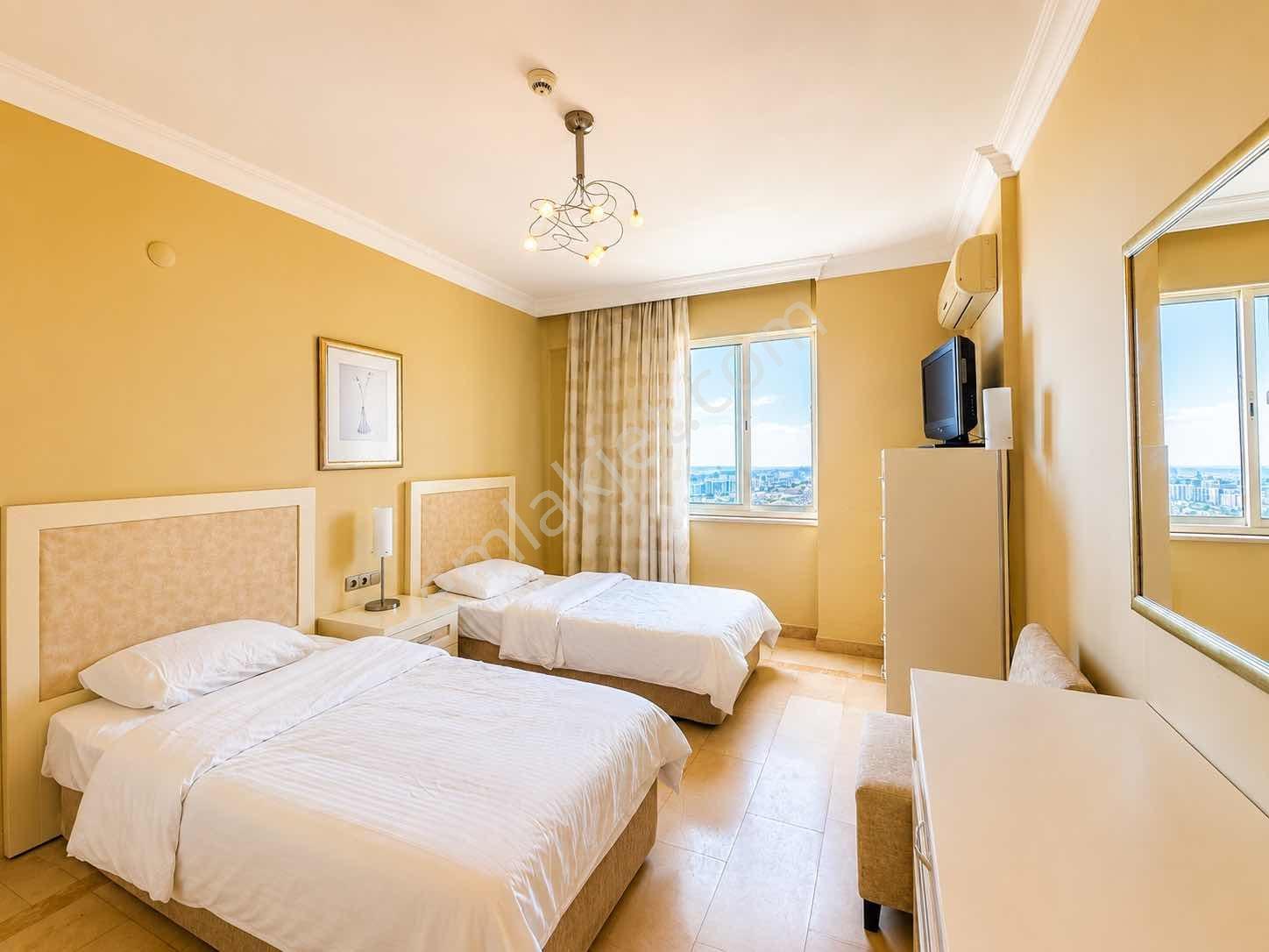 Gold City'de Acil Satılık 3+1 Eşyalı Deniz Kale Manzaralı Daıre - Görsel 20