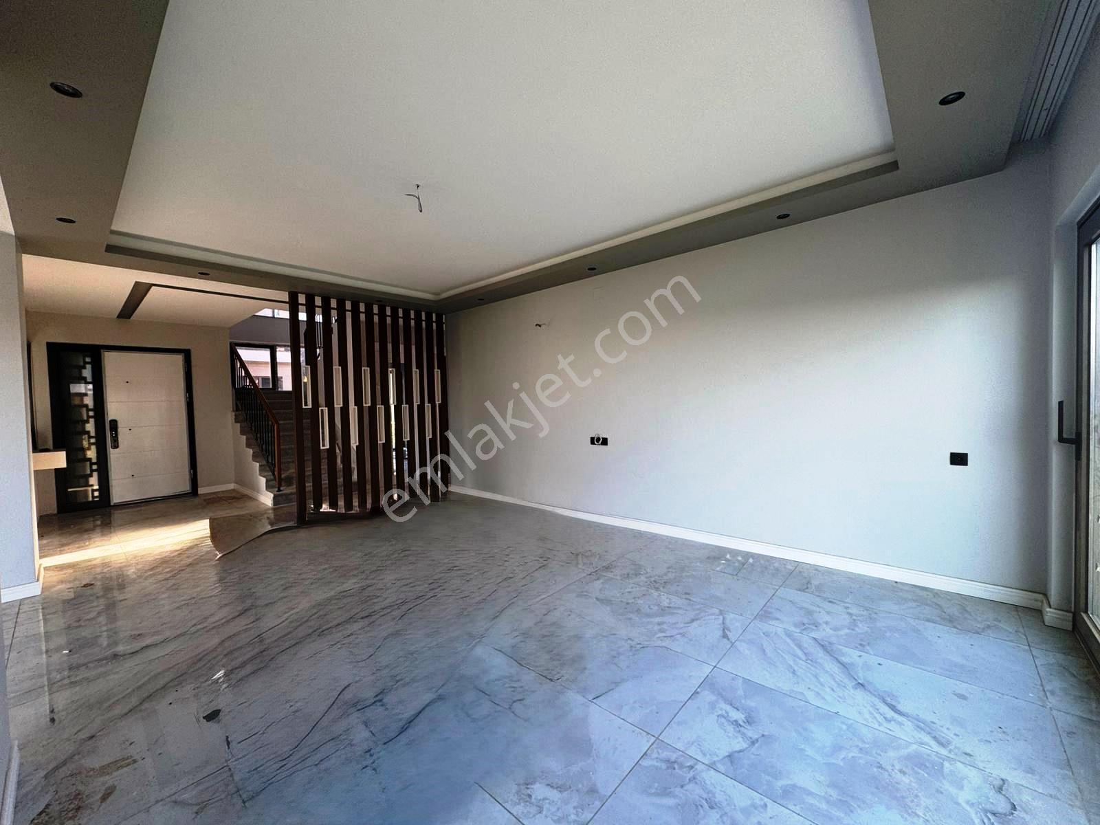 Erdemli Merkezde Deniz Manzaralı Lüks Villa - Görsel 10