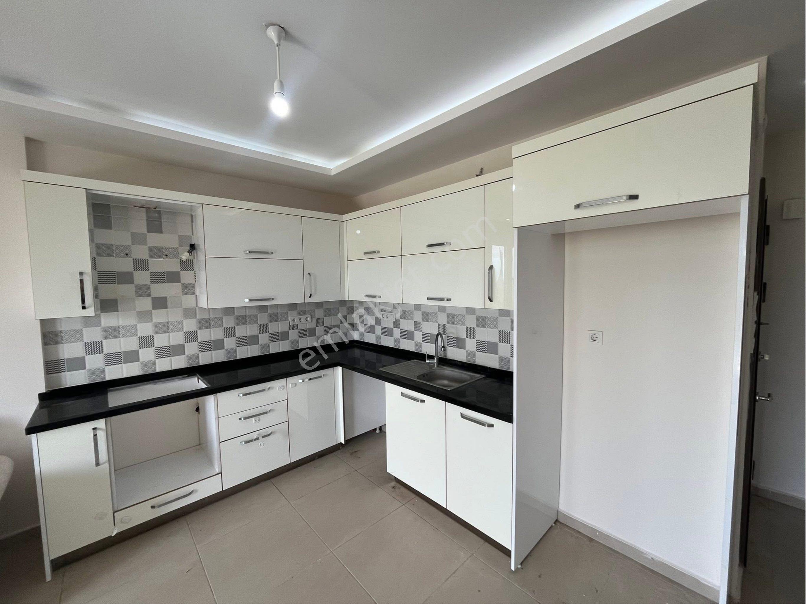 Kuşadasında Havuzlu Site İçinde Deniz Manzaralı 4+1 Yazlık Villa - Görsel 10