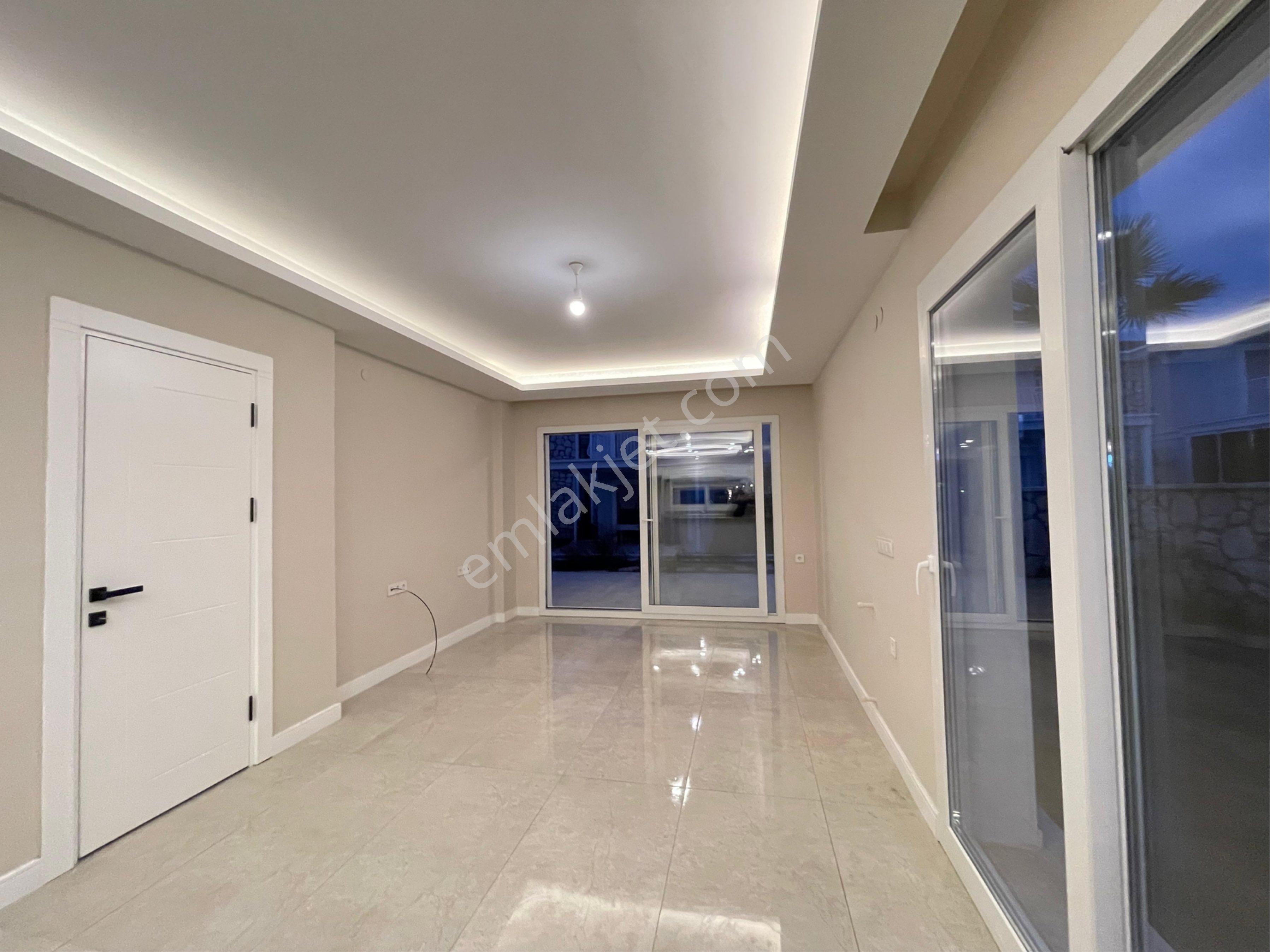 Kuşadası Davutlarda 3+1 Sıfır Açık Kapalı Havuzlu Konseptli Sitede Satılık Villa - Görsel 17
