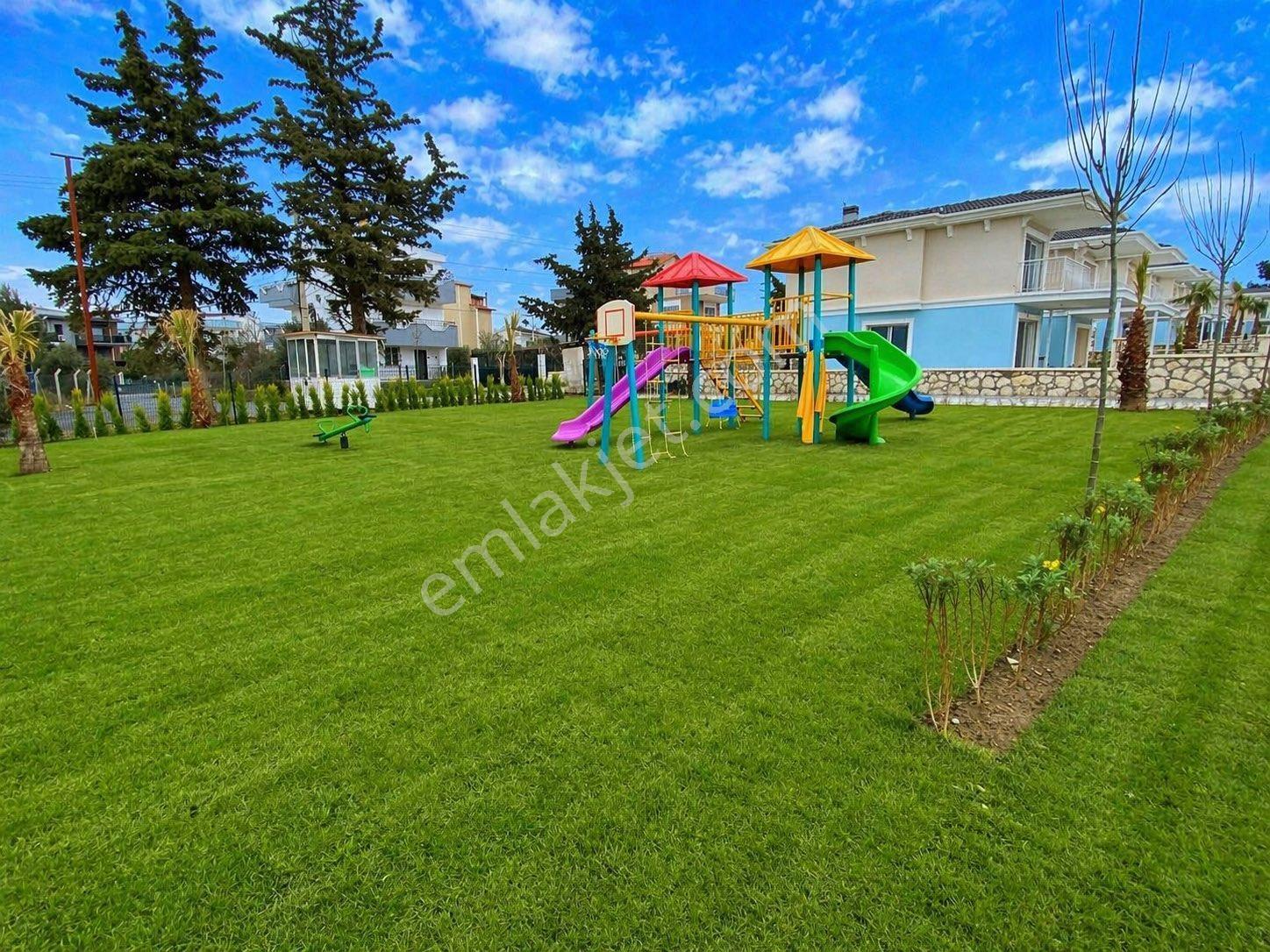 Kuşadası Davutlarda 3+1 Sıfır Açık Kapalı Havuzlu Konseptli Sitede Satılık Villa - Görsel 8