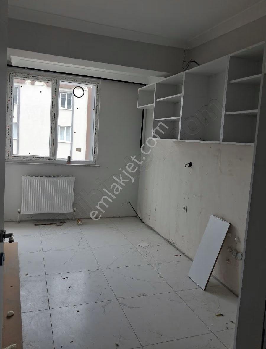 Tuşba Emlaktan Satılık Ara Kat Sıfır 2+1 Daire - Görsel 7