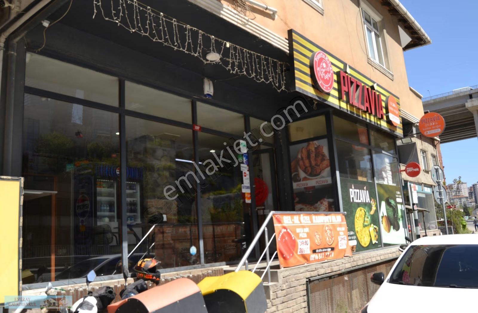 Emiray Dan Finans Merkezine Komşu Devren Pizza Dükkanı