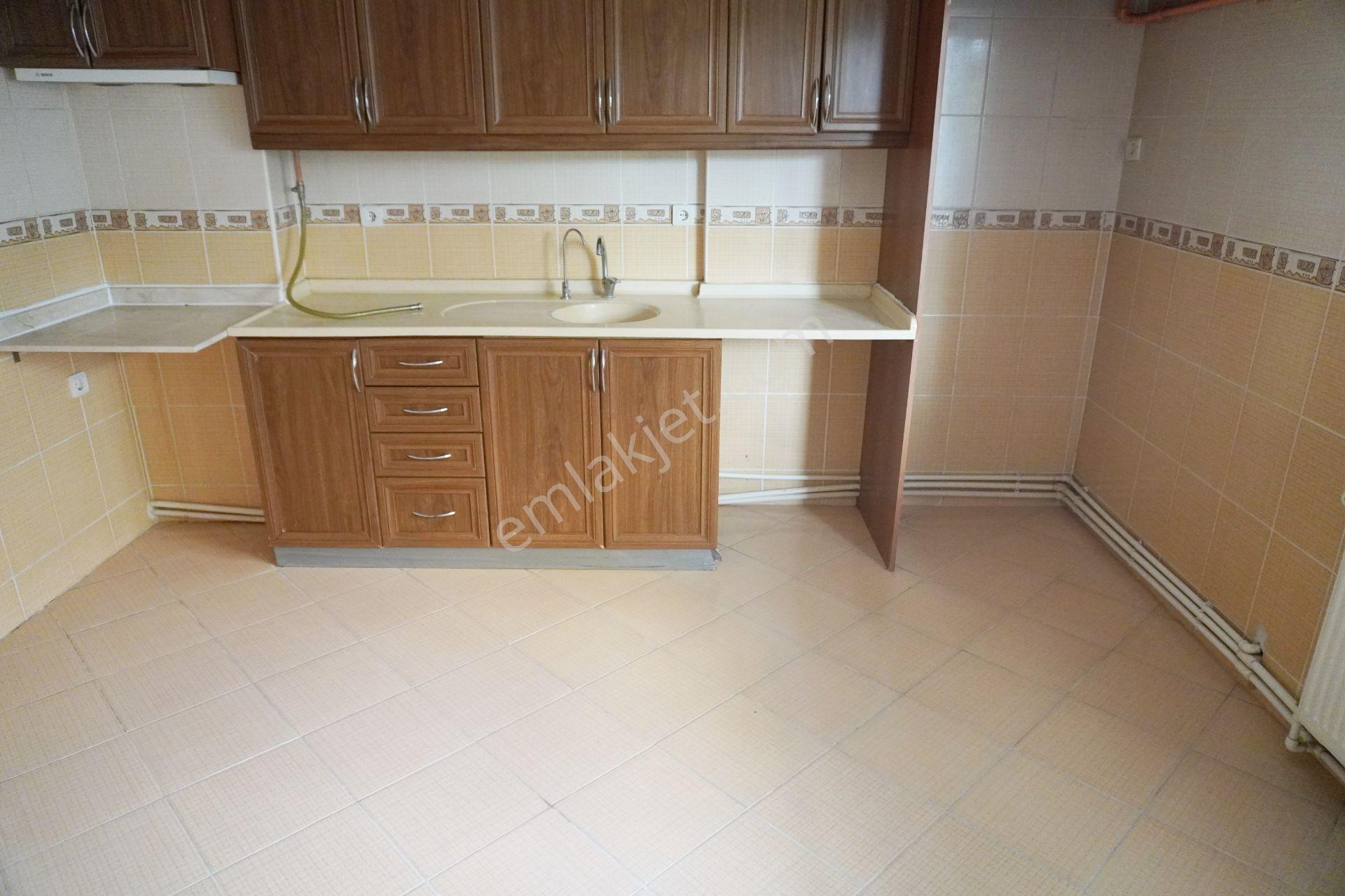 Küçükçiğli De Kiralık Fiyat Düştü 3+1 Doğalgaz Kombili+balkonlu Çiğli Serkan - Görsel 3