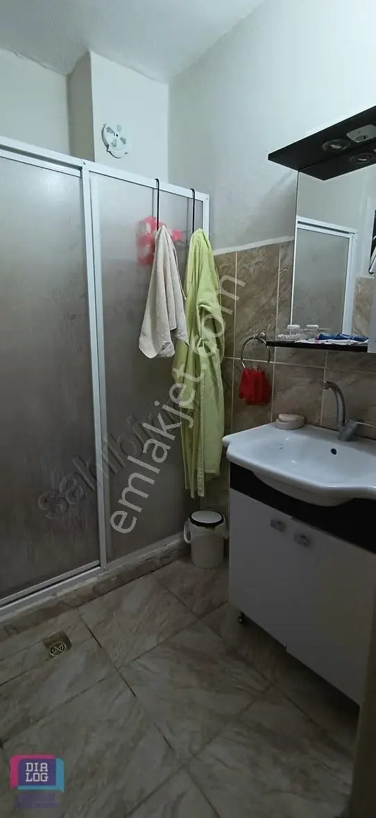 Bayraklı Sevgi Yolunda Tadilatlı 2+1 Daire - Görsel 4