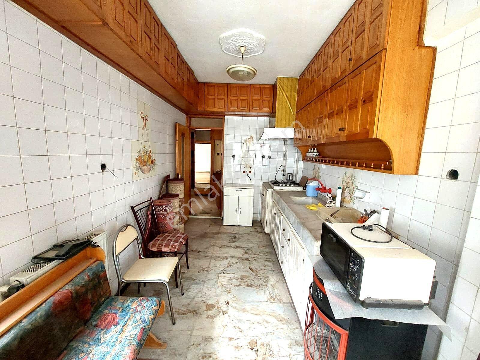 Kuşadası Merkezde 3+1 Satılık Yatırımlık Fırsat Daire - Görsel 11