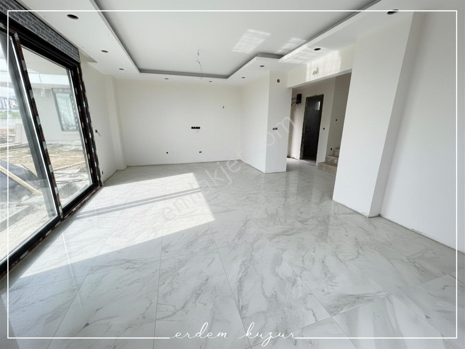 Silivri Ortaköy'de Deniz Manzaralı Lüks Müstakil Villa - Görsel 18