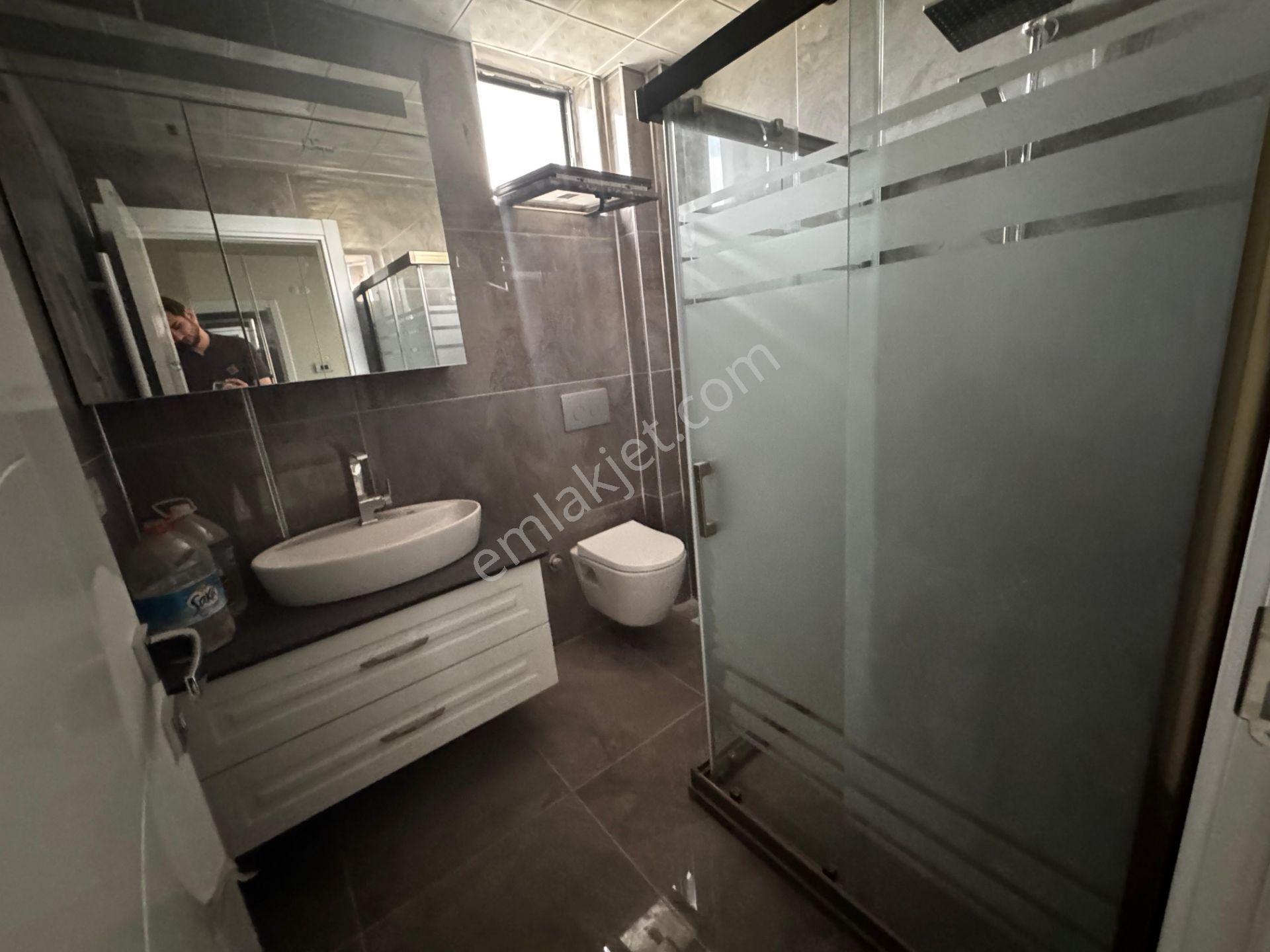 Bağlıca'nın En Gözdesi Triplex Müstakil 6+1 Kapalı Garajlı Villa - Görsel 33