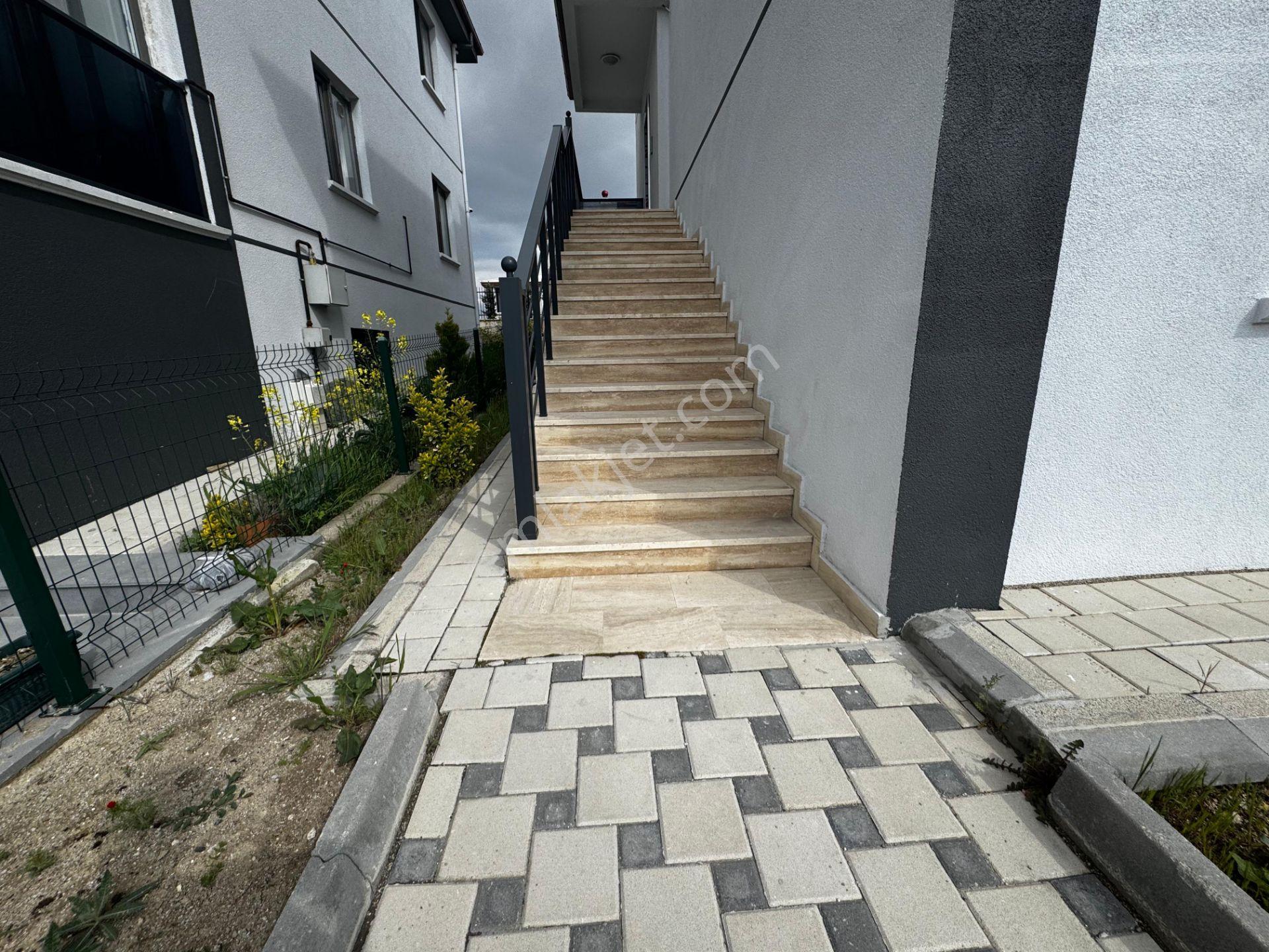 Bağlıca'nın En Gözdesi Triplex Müstakil 6+1 Kapalı Garajlı Villa - Görsel 32
