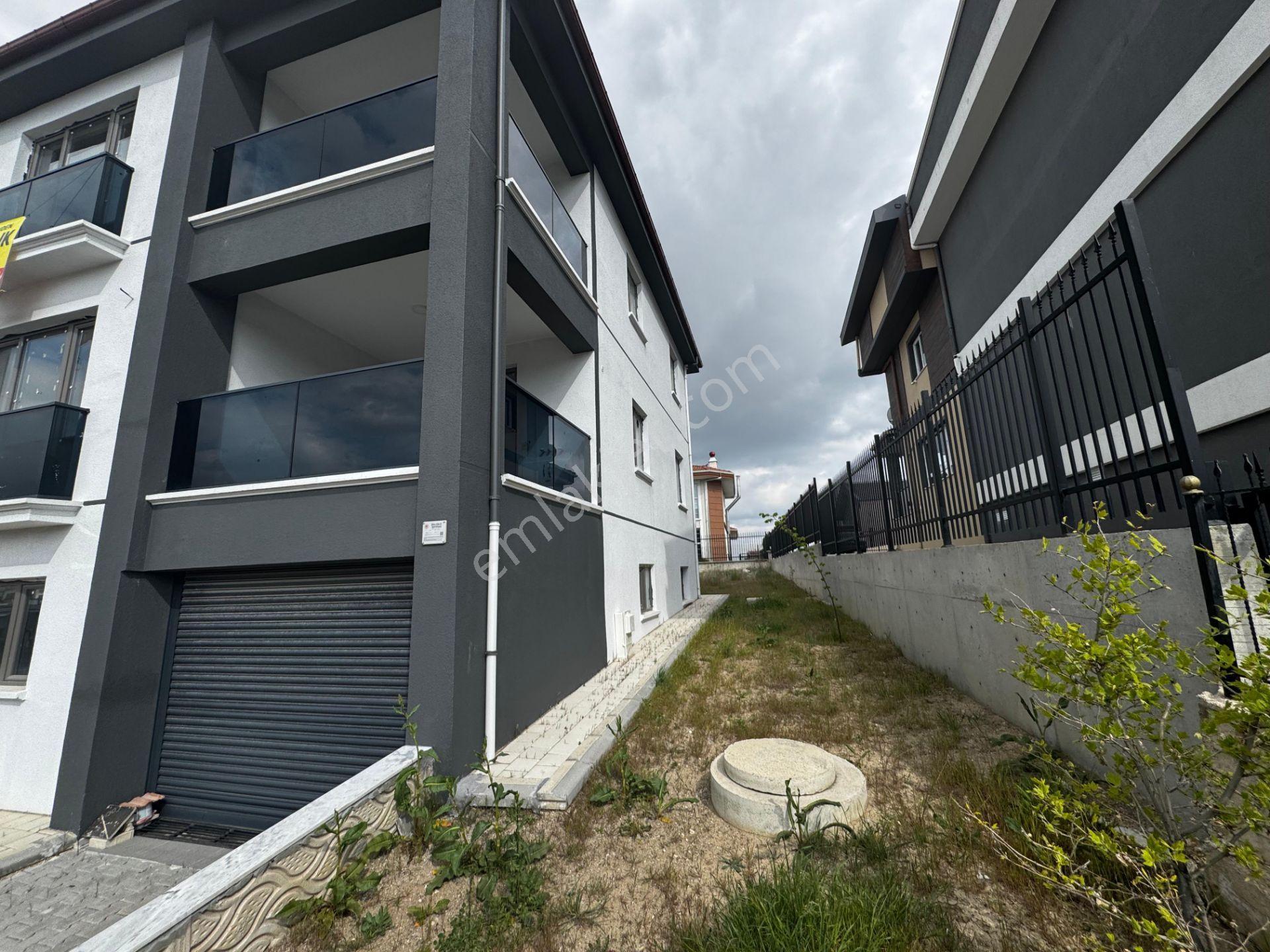 Bağlıca'nın En Gözdesi Triplex Müstakil 6+1 Kapalı Garajlı Villa - Görsel 31