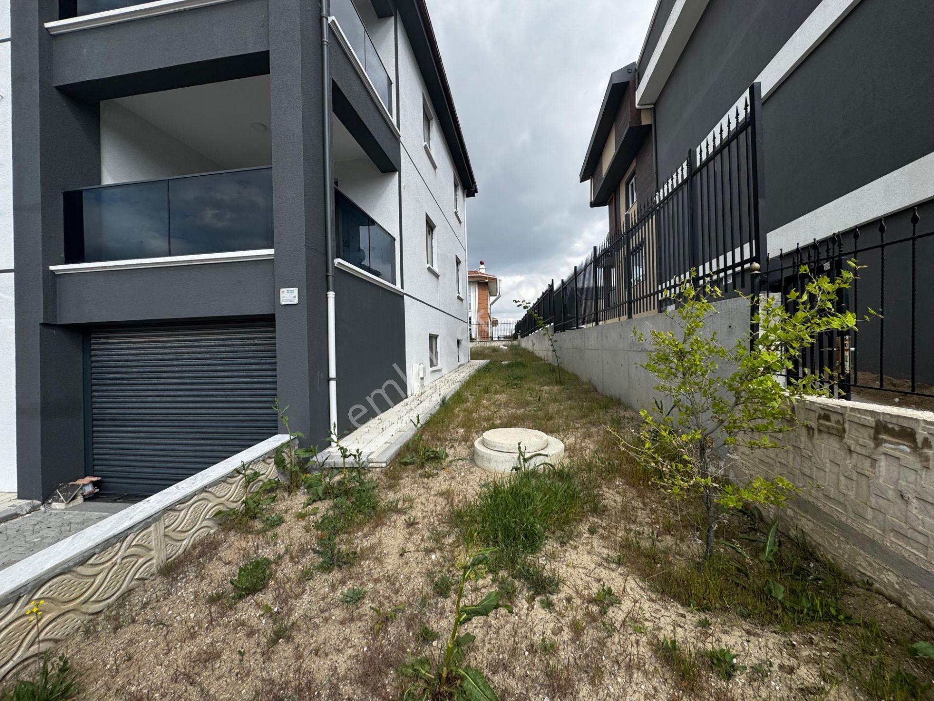 Bağlıca'nın En Gözdesi Triplex Müstakil 6+1 Kapalı Garajlı Villa - Görsel 30