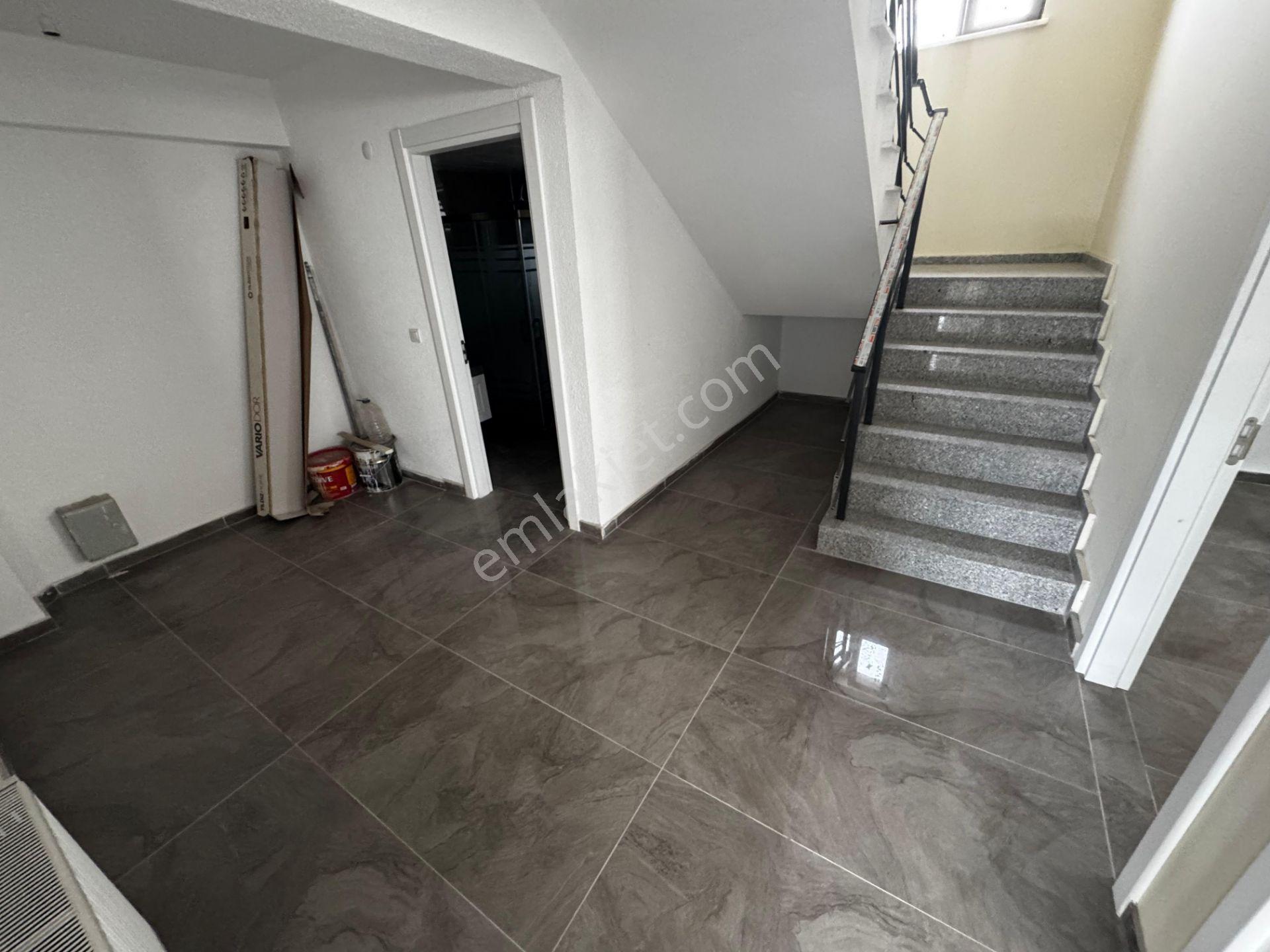 Bağlıca'nın En Gözdesi Triplex Müstakil 6+1 Kapalı Garajlı Villa - Görsel 27